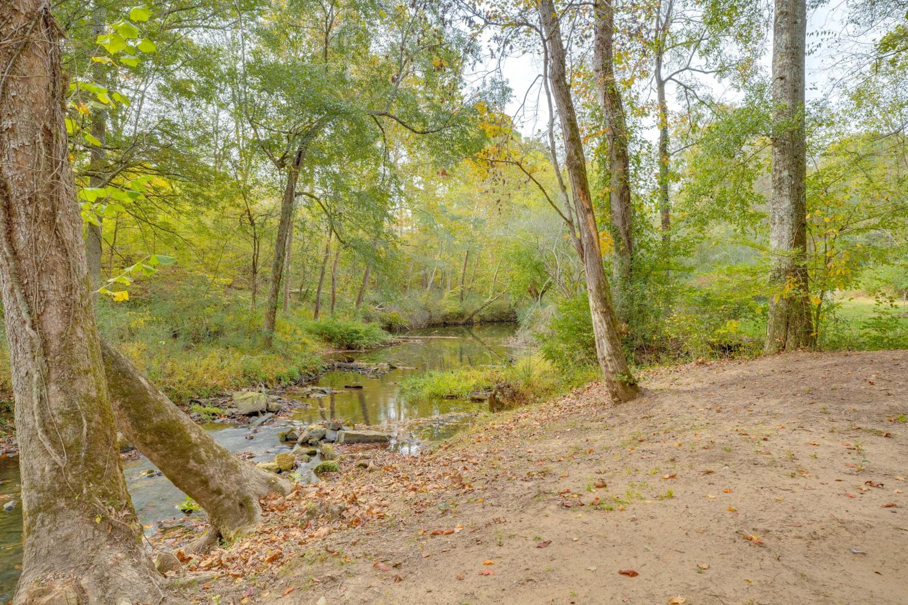 Families Welcome! Creekside Escape in Summerville