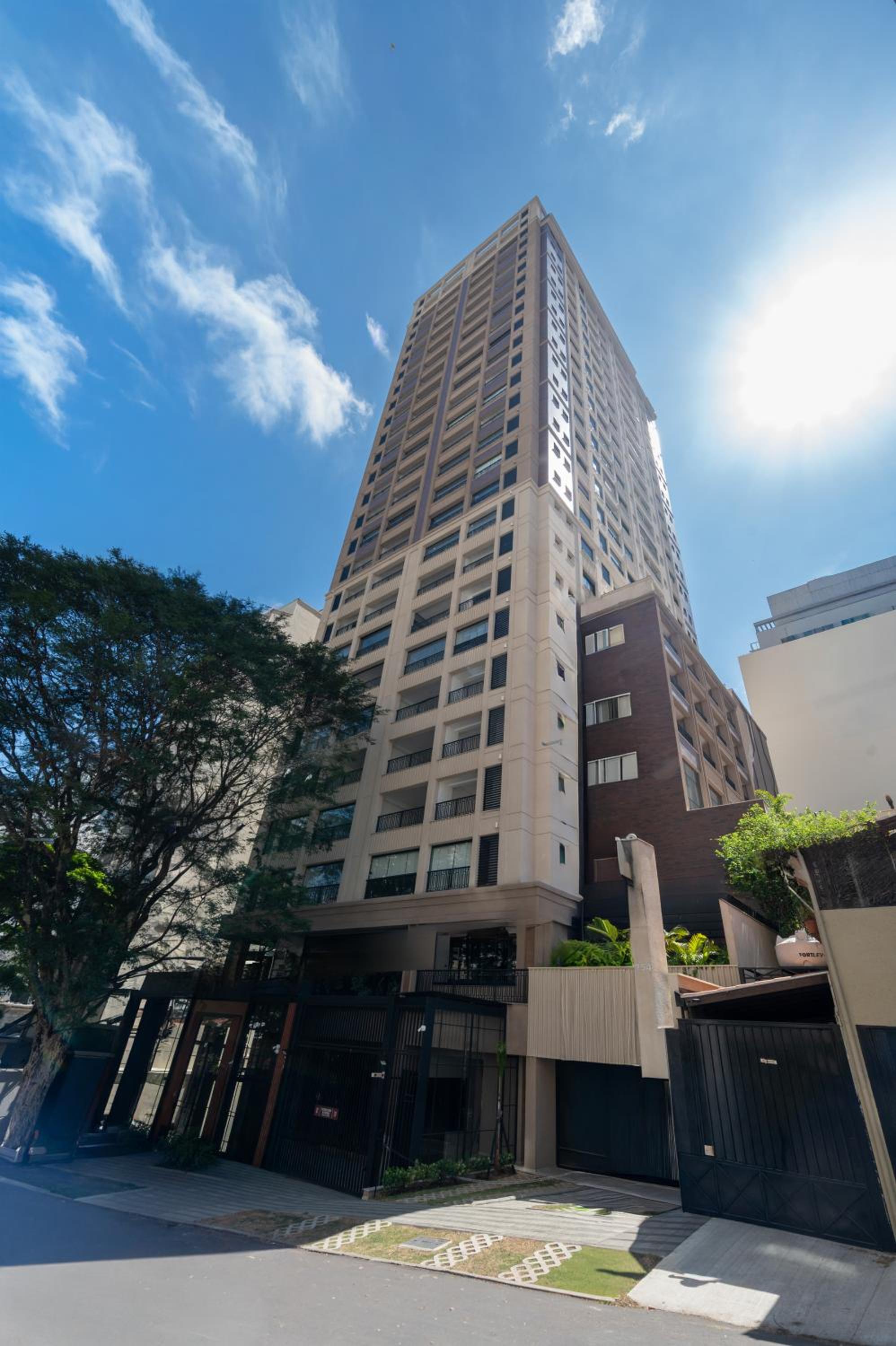 Upper West Perdizes by Xtay - Allianz Parque 500 m away: modern studio with kitchen and city view