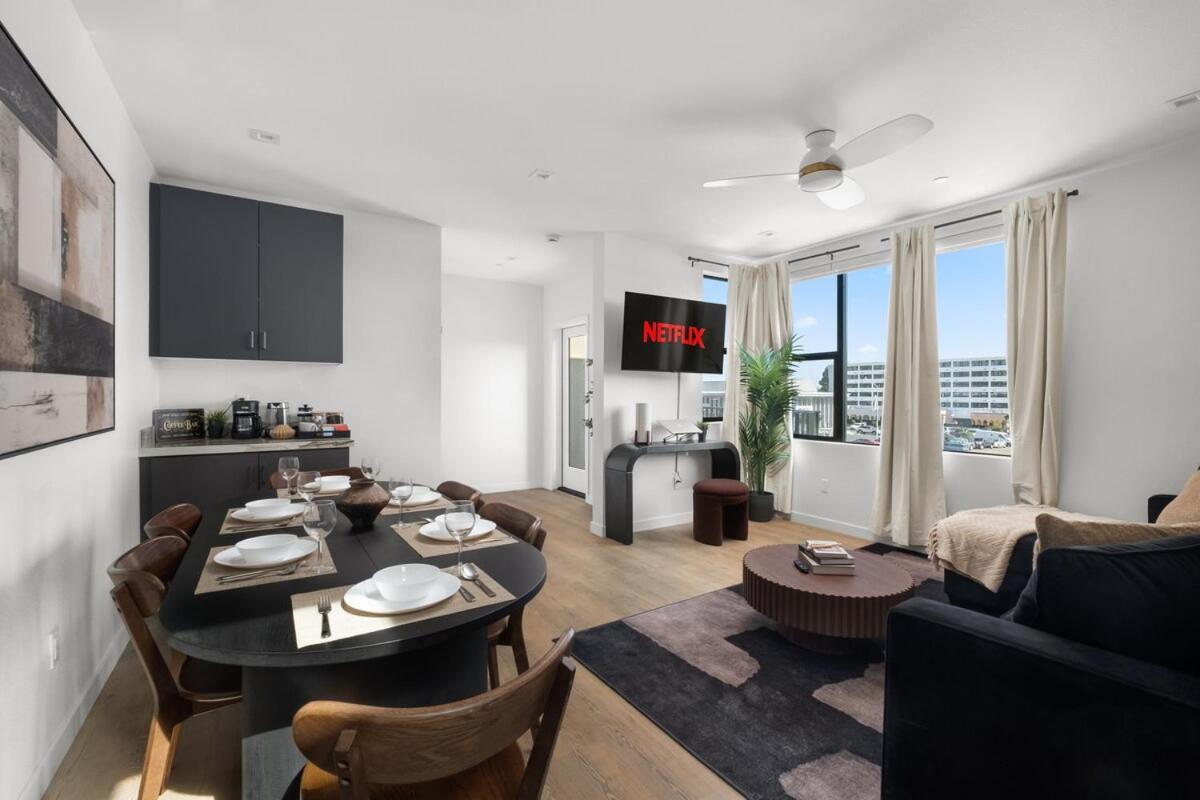 Near Beach & Airport with King Bed & EV Charger