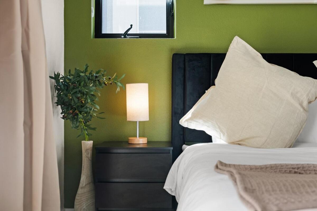 Near Beach & Airport with King Bed & EV Charger