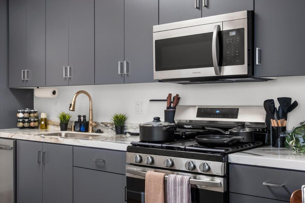 Near Beach & Airport with King Bed & EV Charger