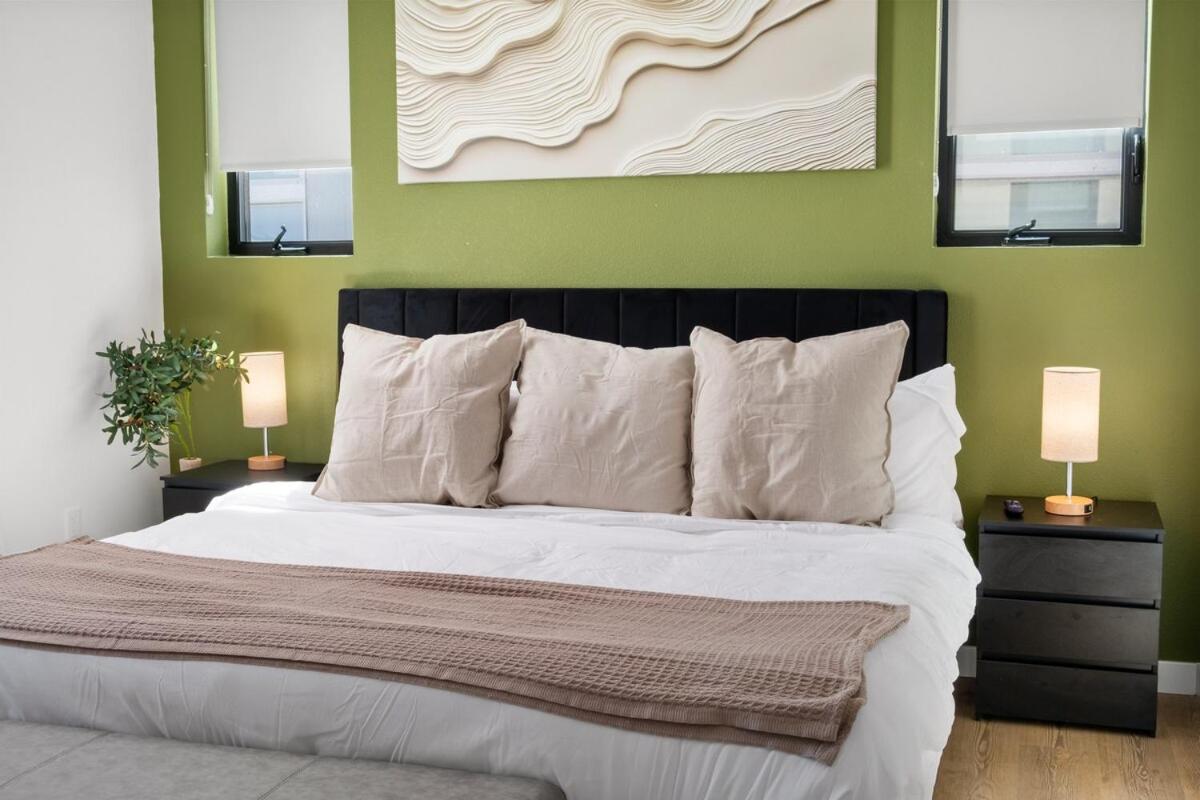 Near Beach & Airport with King Bed & EV Charger