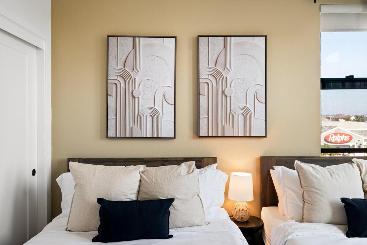 Near Beach & Airport with King Bed & EV Charger