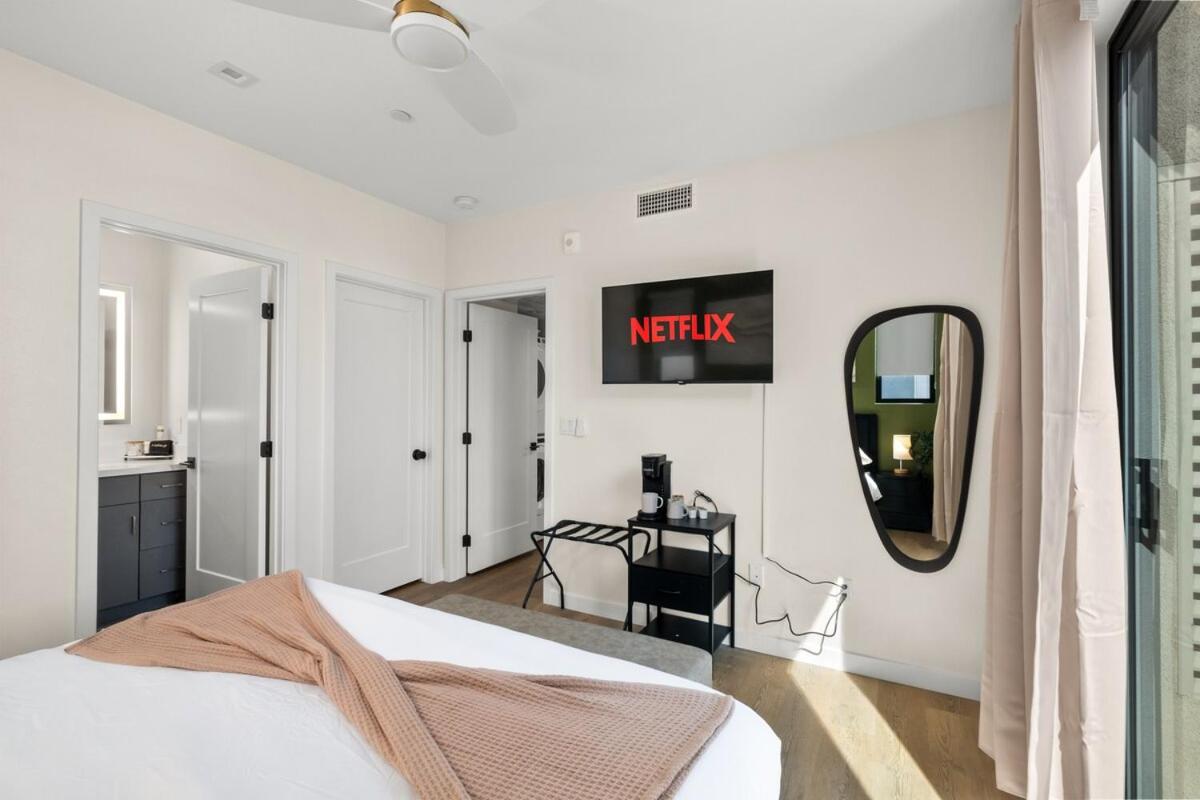 Near Beach & Airport with King Bed & EV Charger