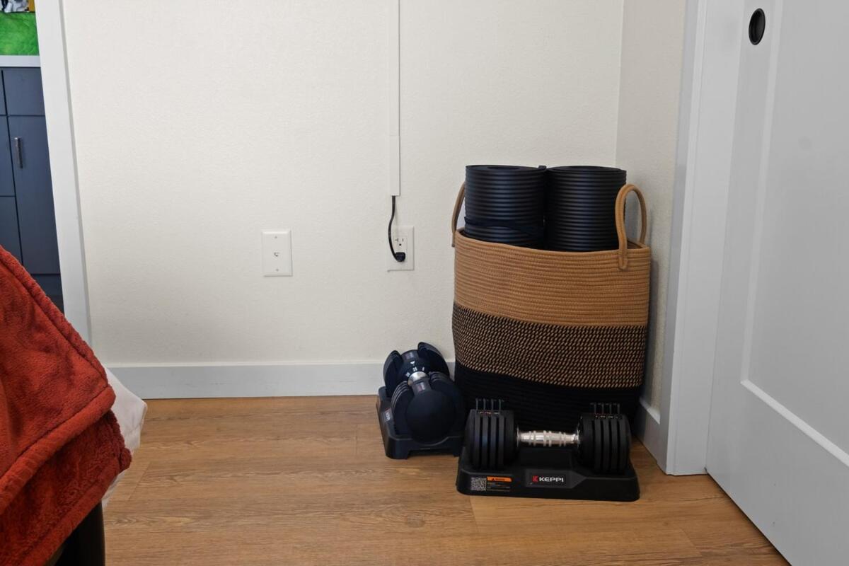 Near Beach & Airport with King Bed & EV Charger
