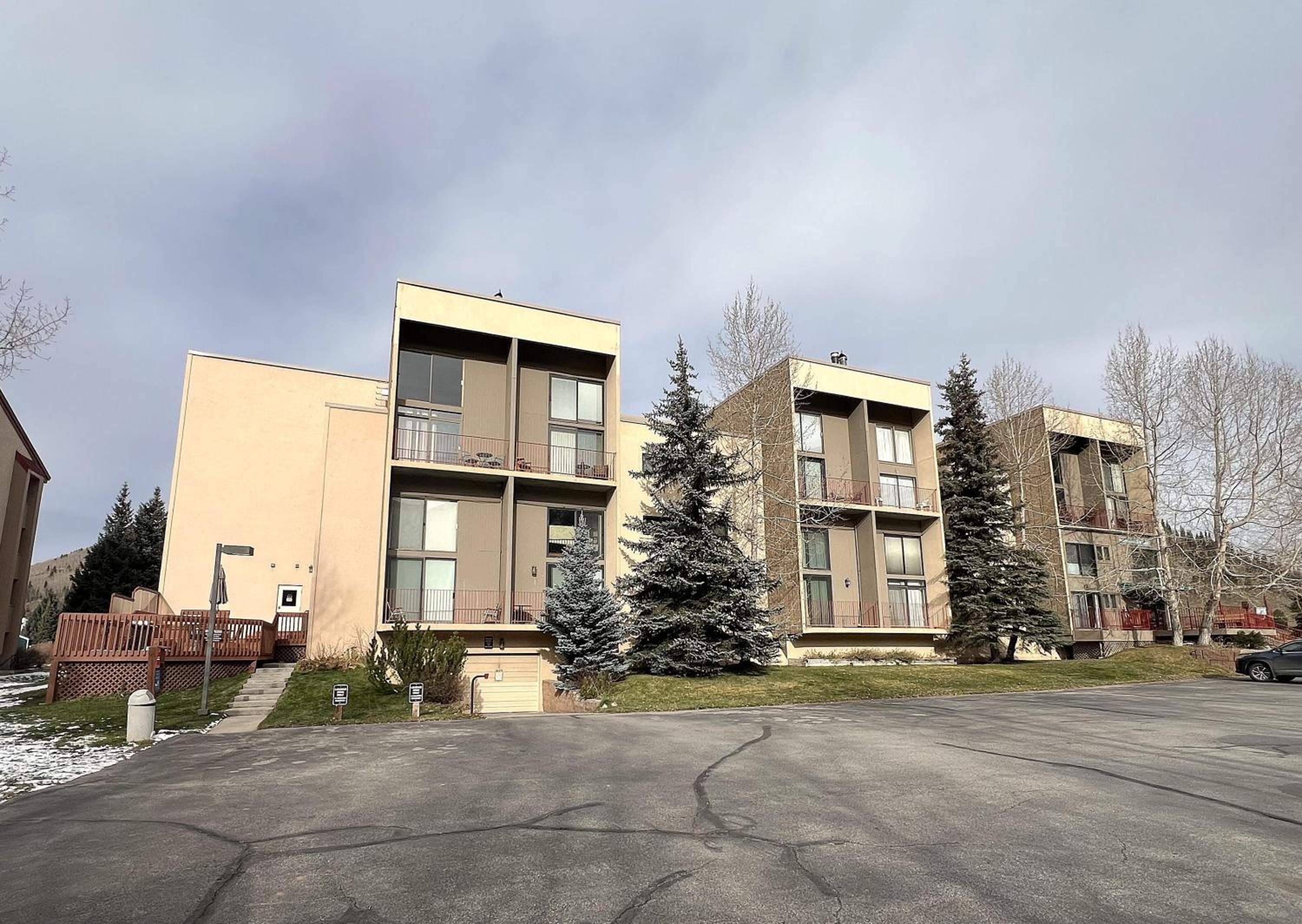 Summit House East 1 Bed Loft 2 Bath SHMB