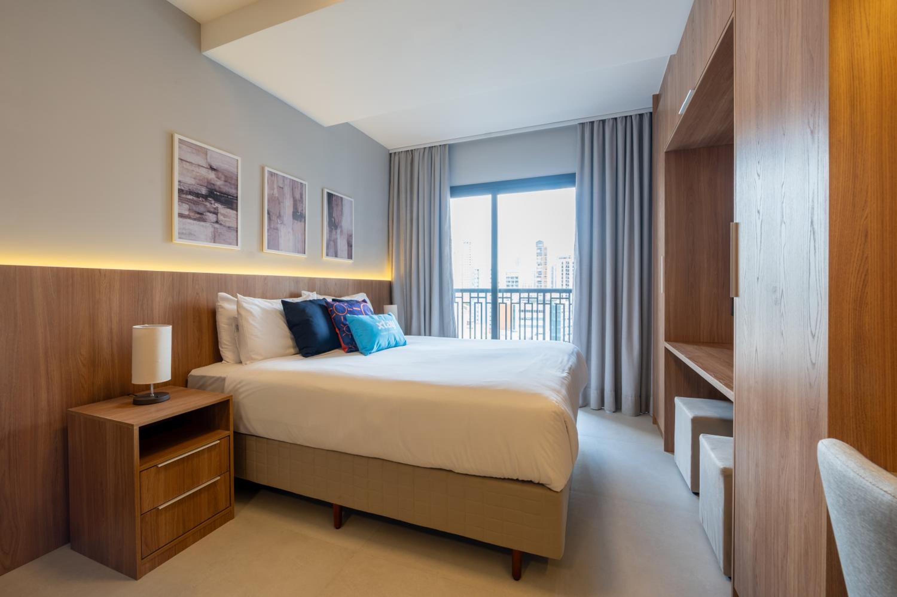 Upper West Perdizes by Xtay - Allianz Parque 500 m away: modern studio with kitchen and city view
