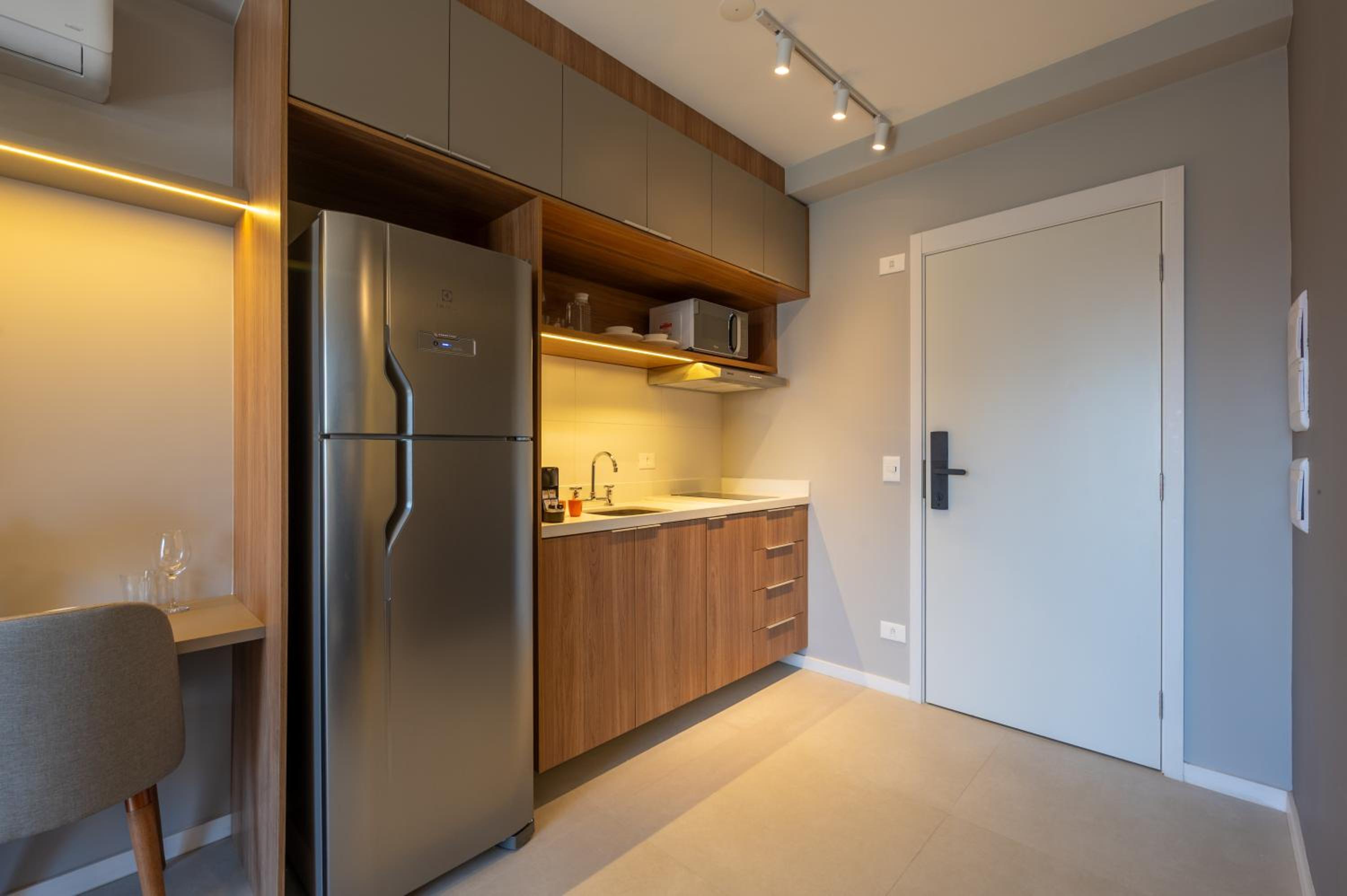 Upper West Perdizes by Xtay - Allianz Parque 500 m away: modern studio with kitchen and city view