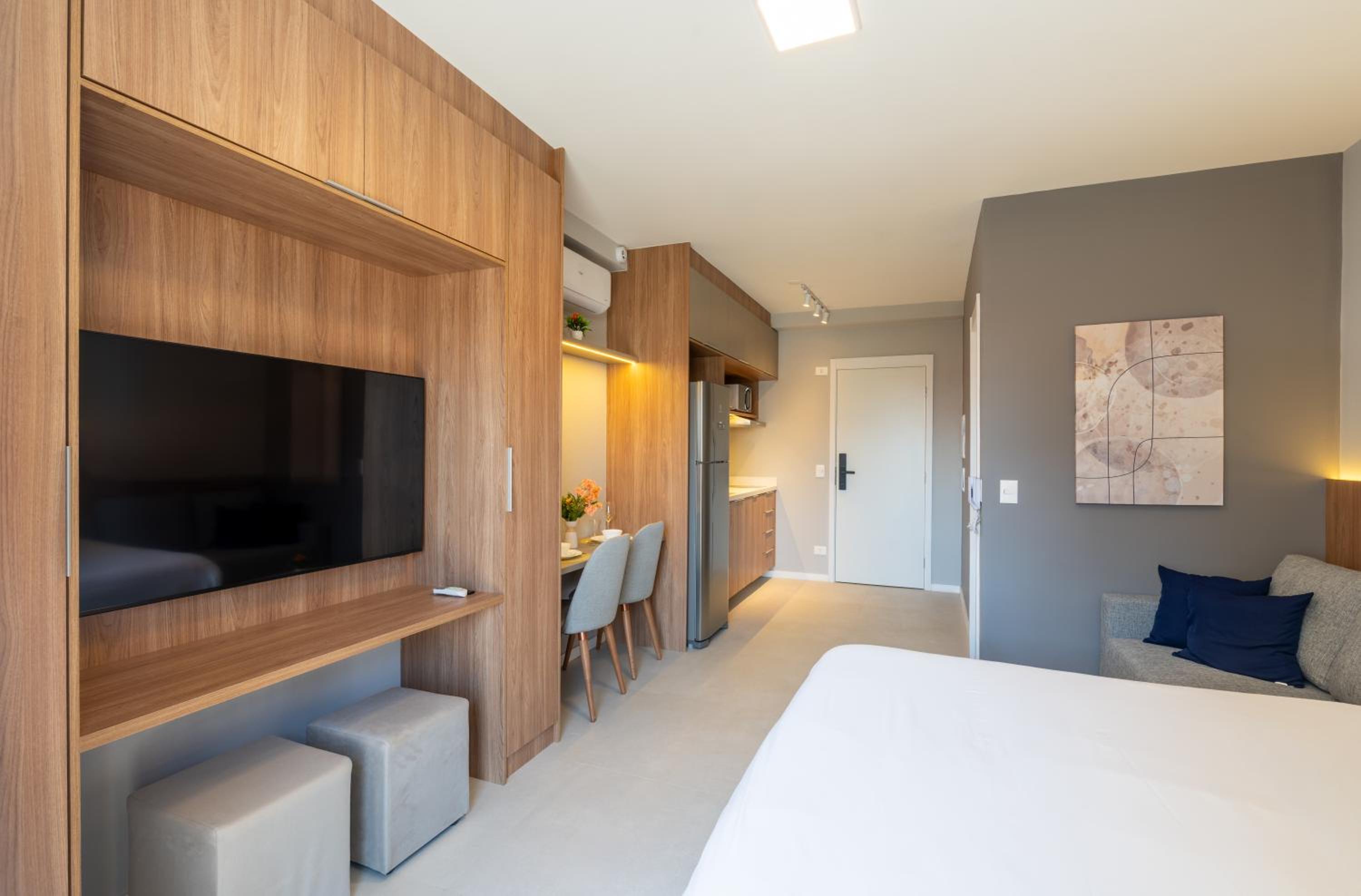 Upper West Perdizes by Xtay - Allianz Parque 500 m away: modern studio with kitchen and city view