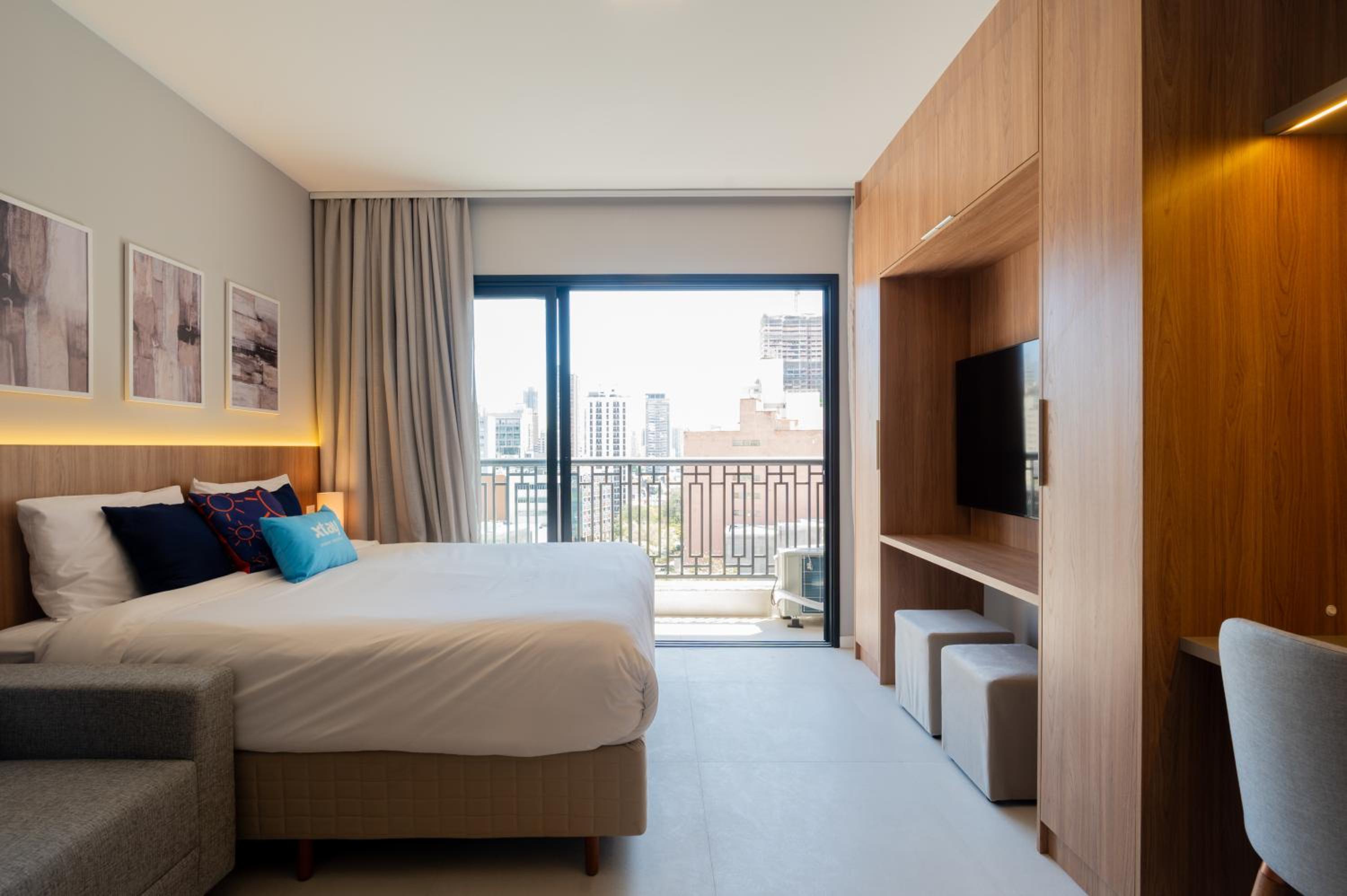 Upper West Perdizes by Xtay - Allianz Parque 500 m away: modern studio with kitchen and city view