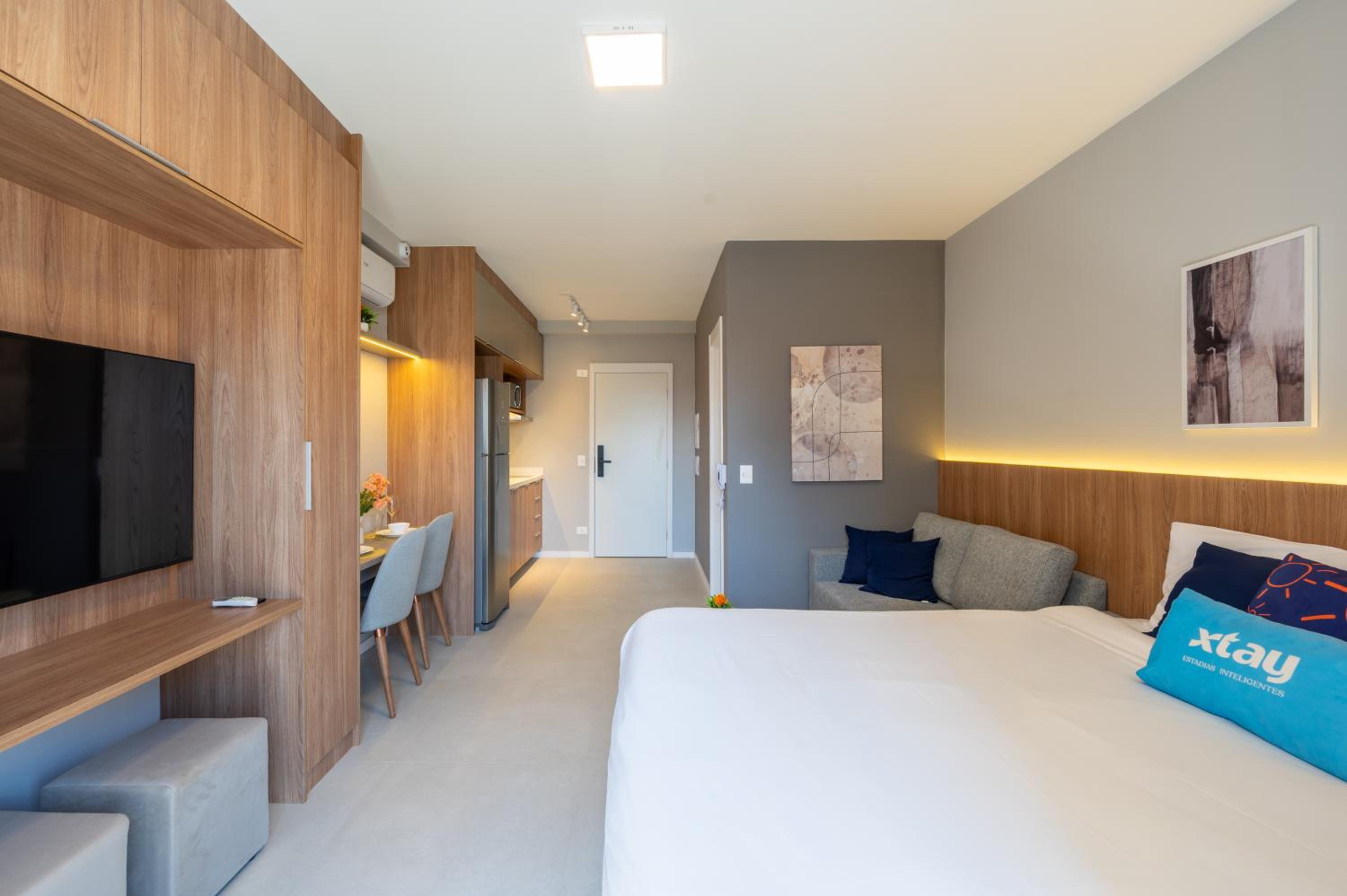 Upper West Perdizes by Xtay - Allianz Parque 500 m away: modern studio with kitchen and city view