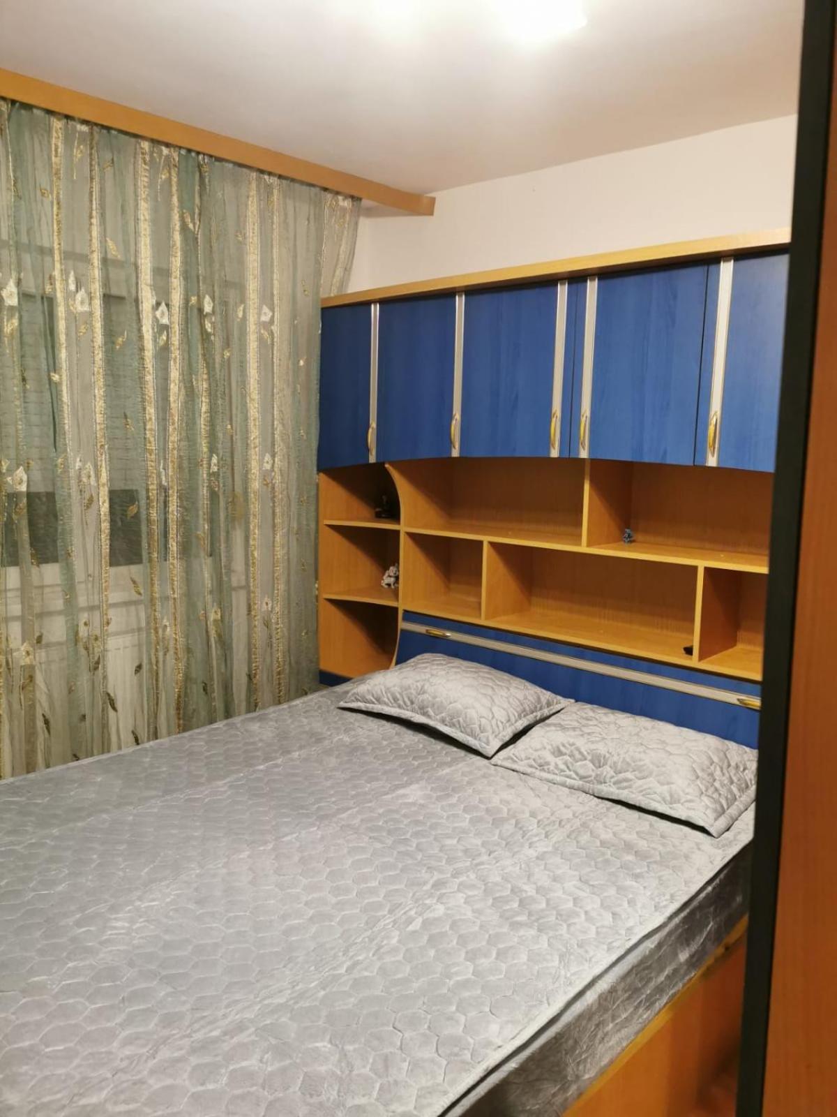 Charming Vintage Apartment 5 min to City Center Self Check-in
