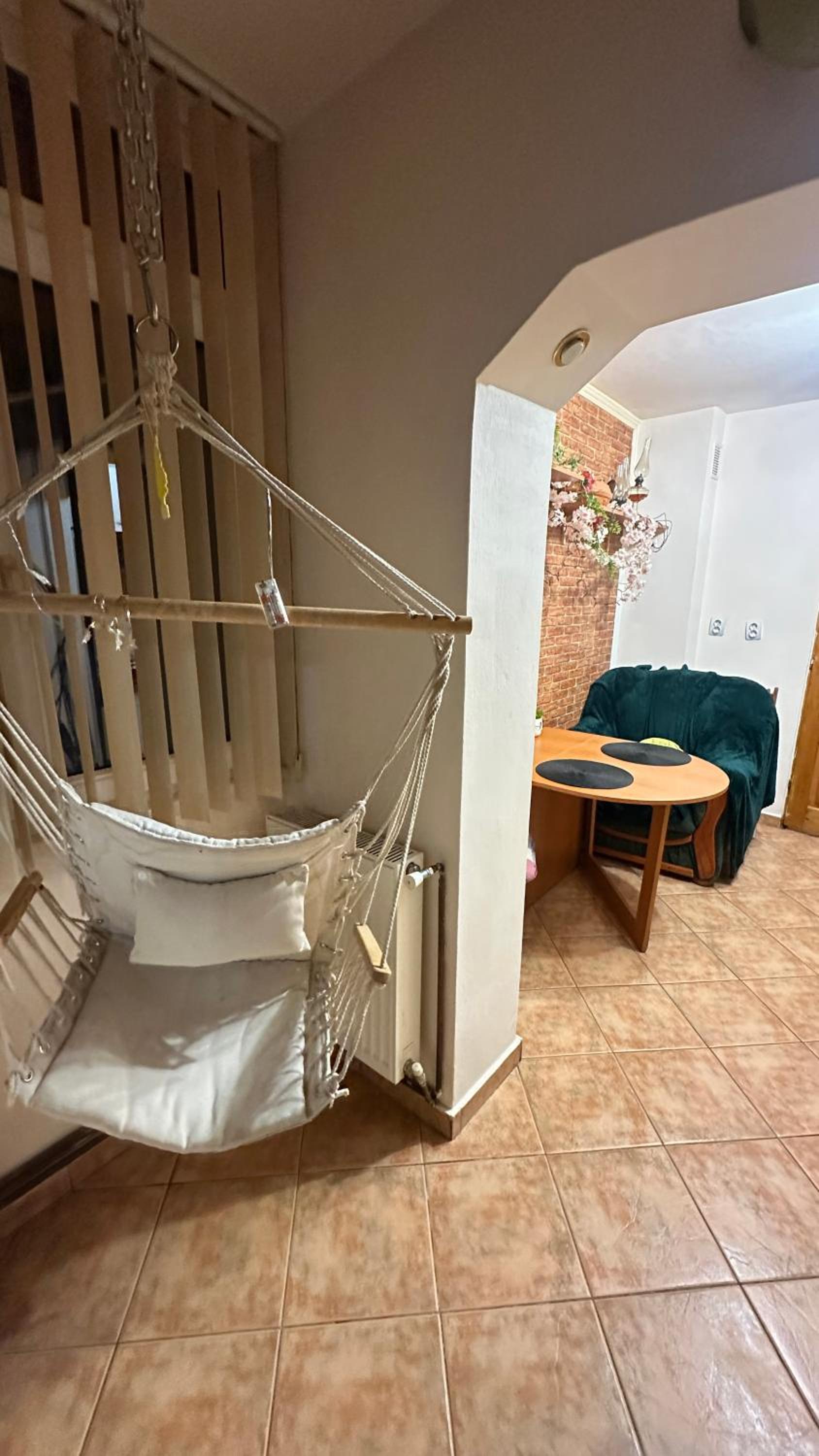 Charming Vintage Apartment 5 min to City Center Self Check-in