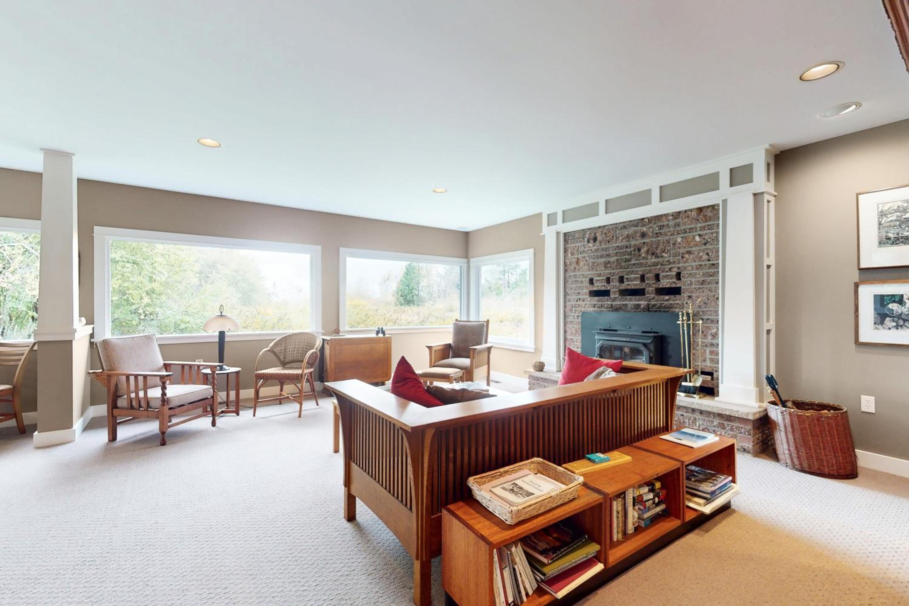 Stunning Views! Tranquil Home on Lummi Island