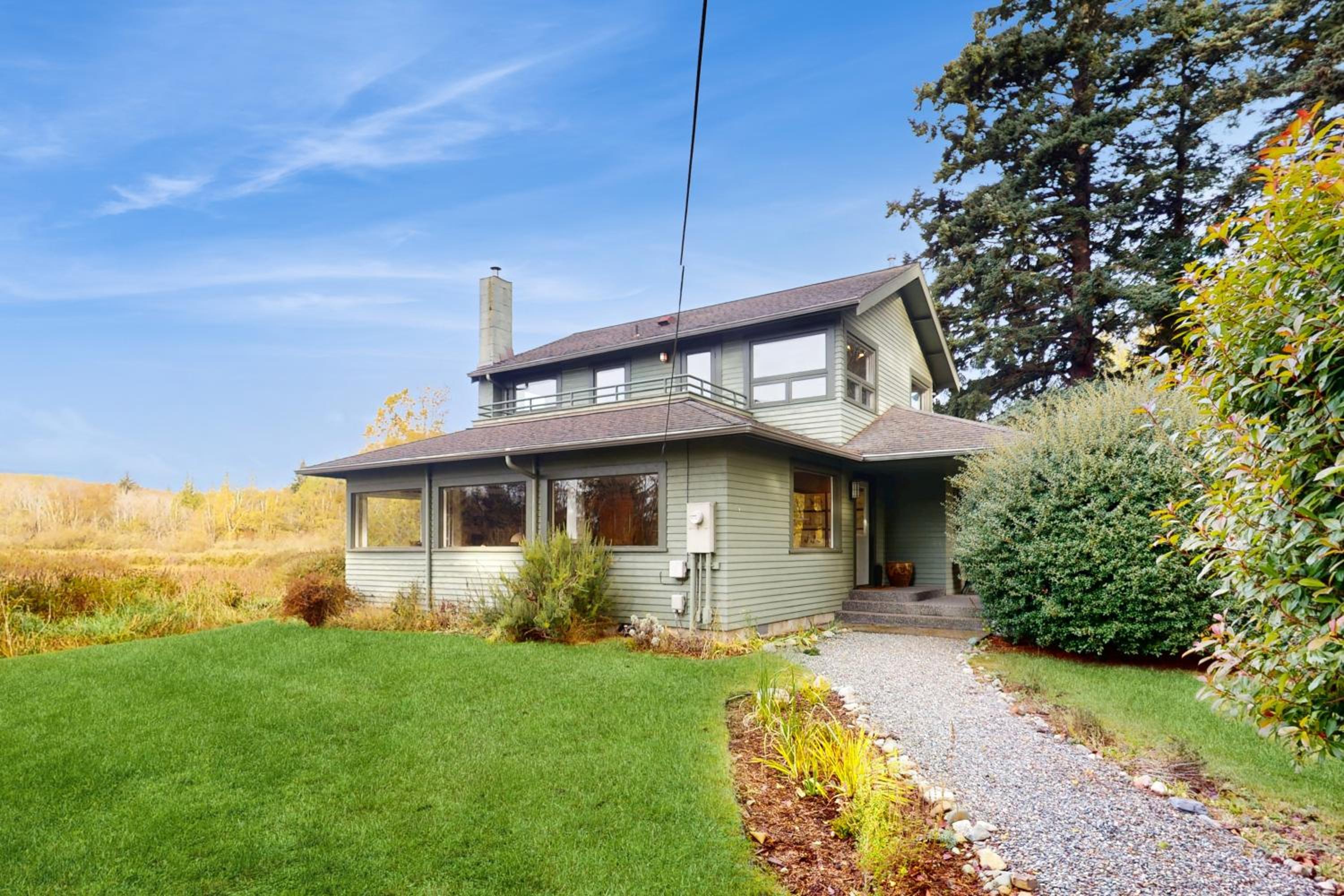 Stunning Views! Tranquil Home on Lummi Island