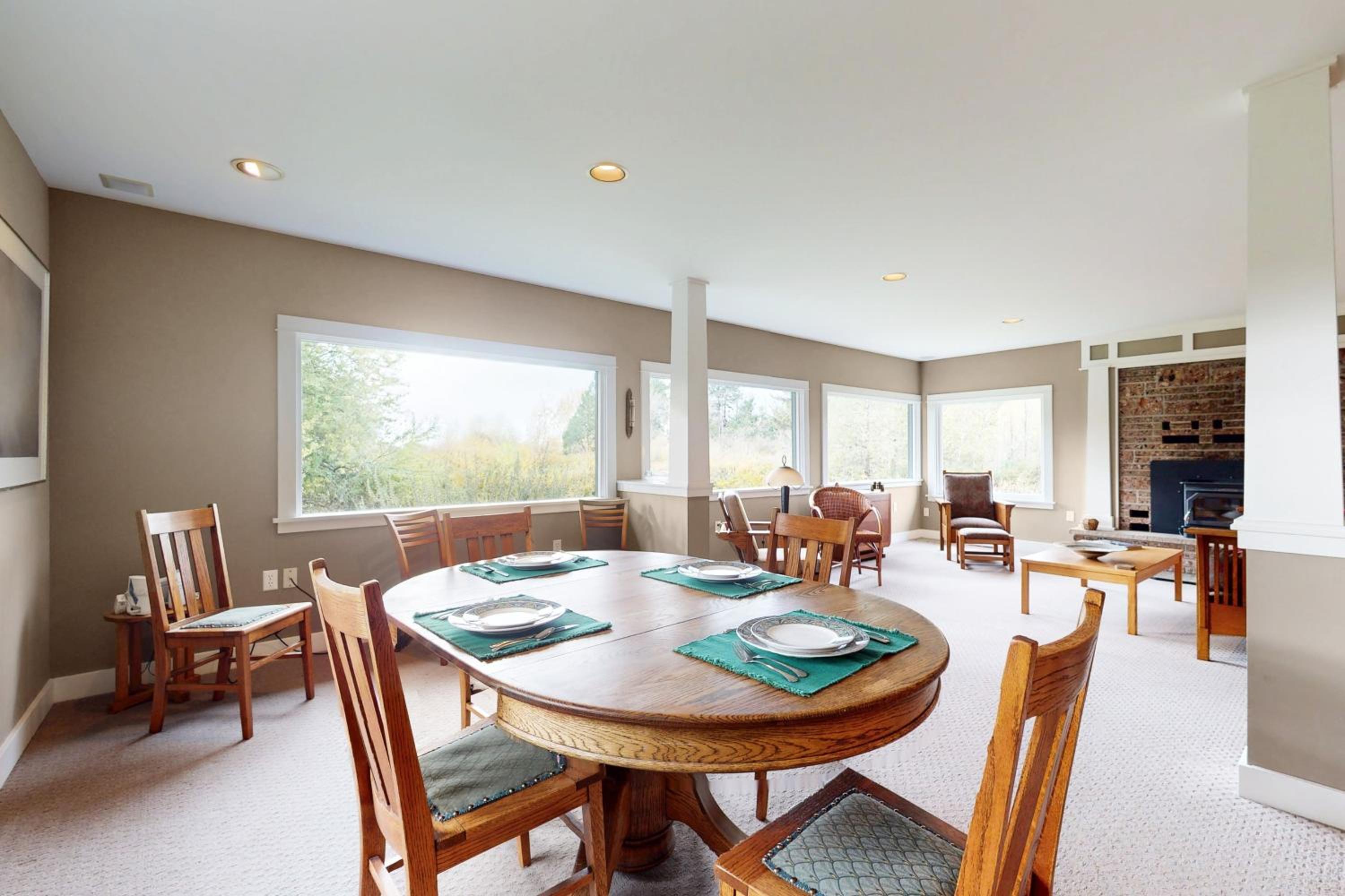 Stunning Views! Tranquil Home on Lummi Island