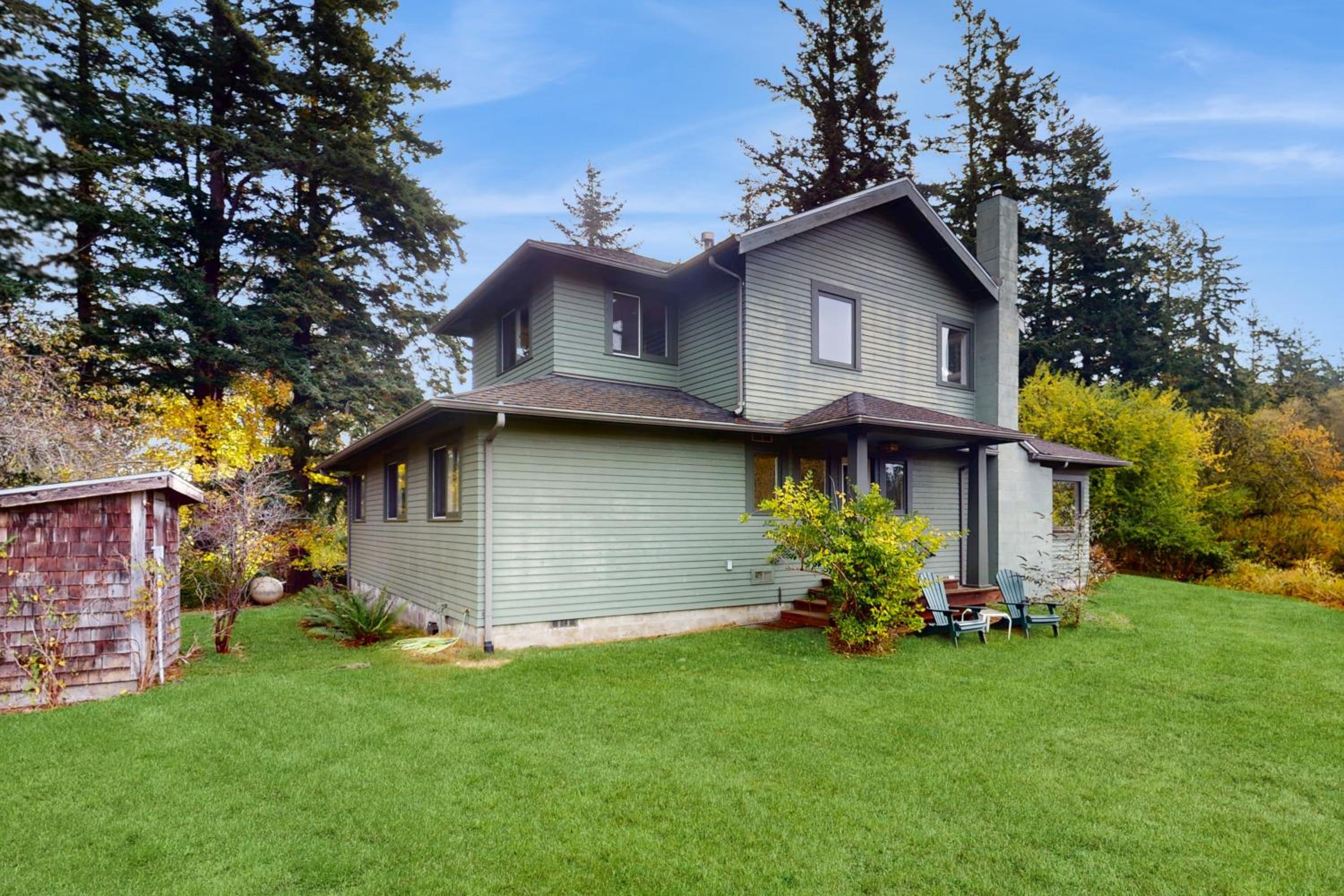 Stunning Views! Tranquil Home on Lummi Island