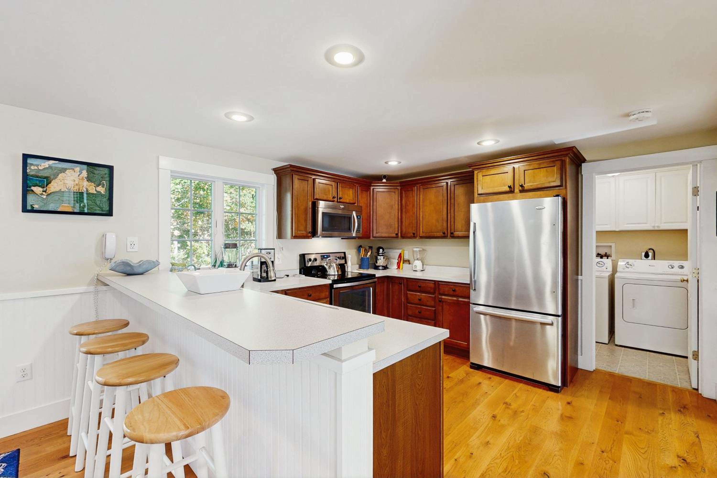 3BR House in Central Location with AC, Deck and Yard