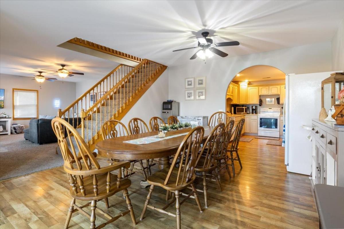 Lakefront Family Retreat w/ Views, Boat Slip