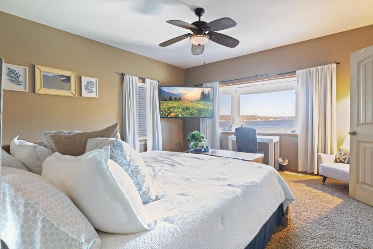 Lakefront Family Retreat w/ Views, Boat Slip