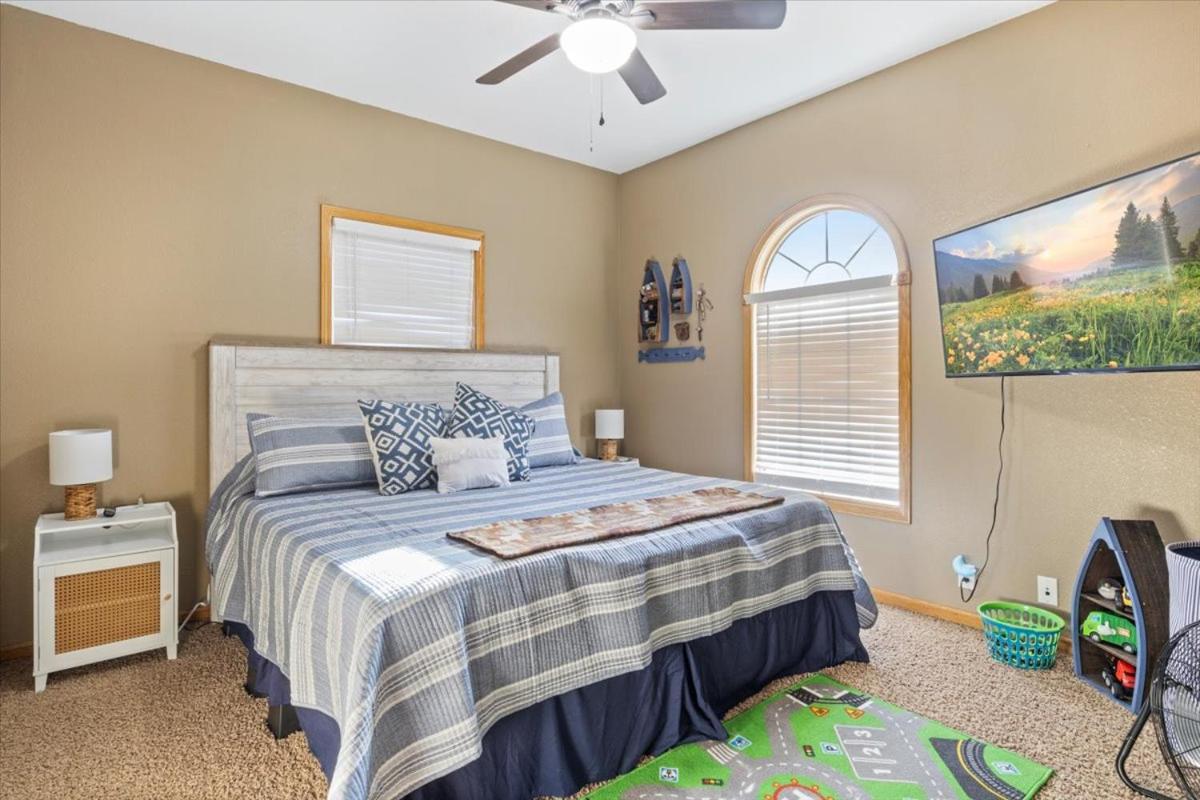 Lakefront Family Retreat w/ Views, Boat Slip