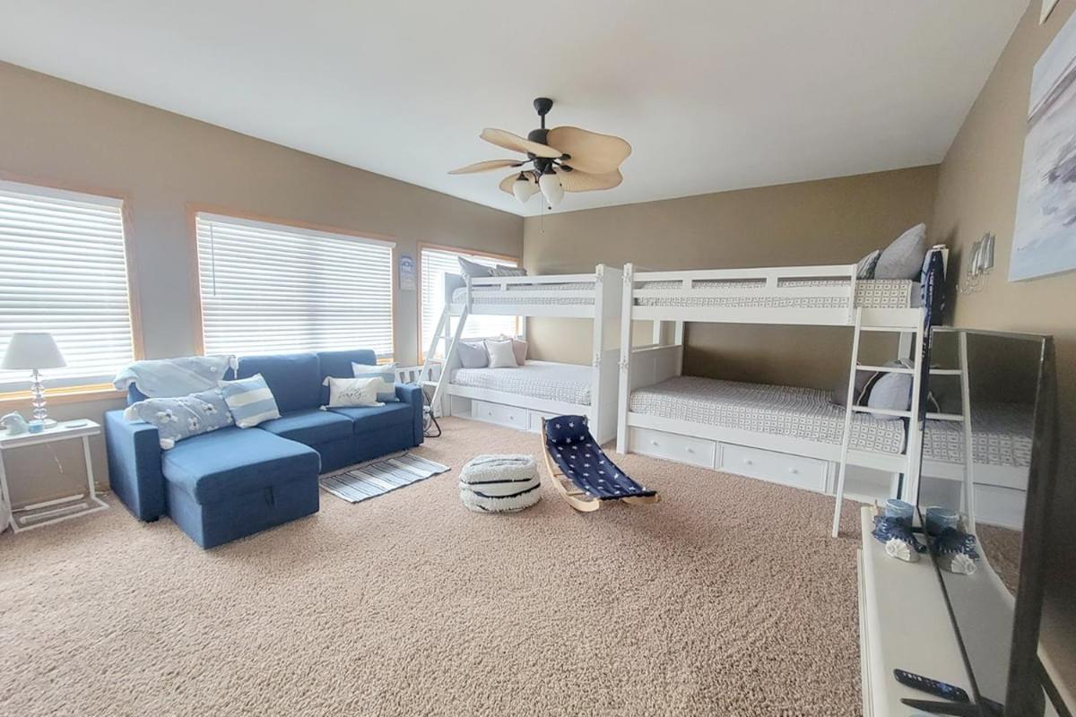 Lakefront Family Retreat w/ Views, Boat Slip
