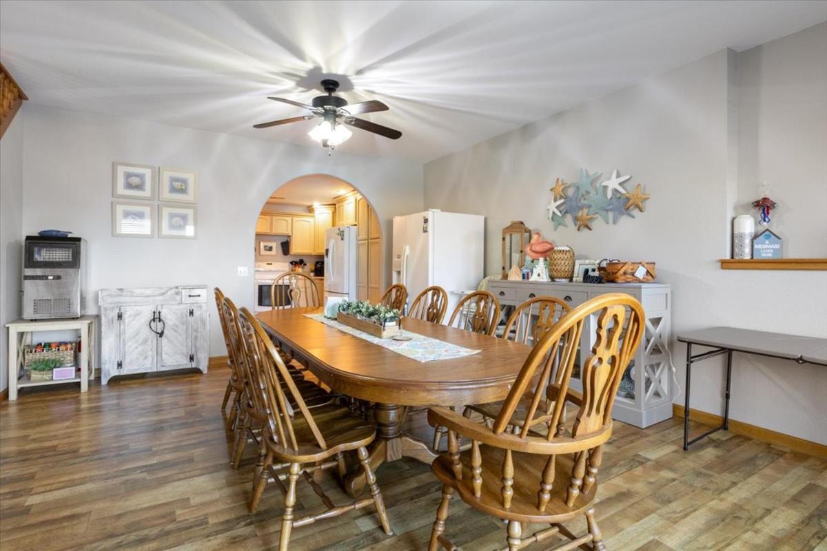 Lakefront Family Retreat w/ Views, Boat Slip