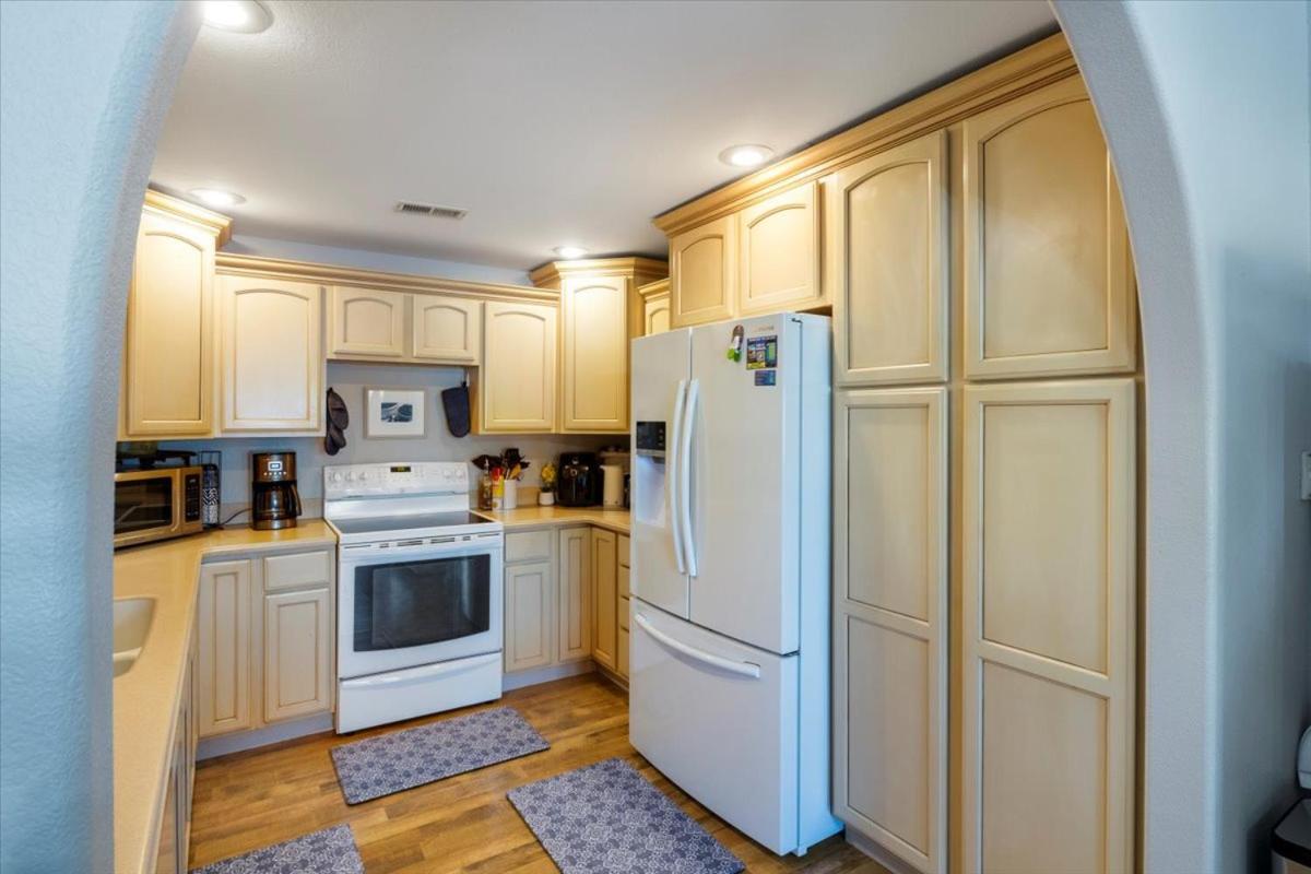 Lakefront Family Retreat w/ Views, Boat Slip