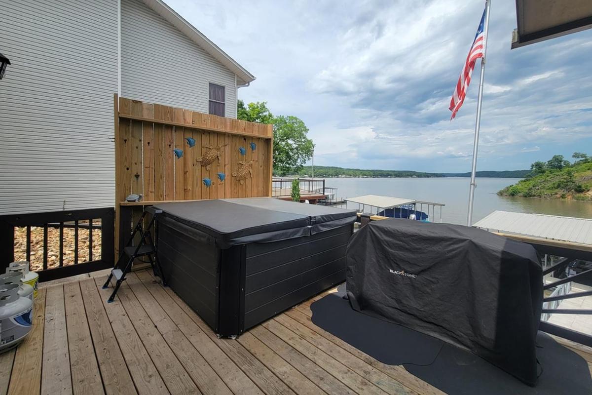 Lakefront Family Retreat w/ Views, Boat Slip