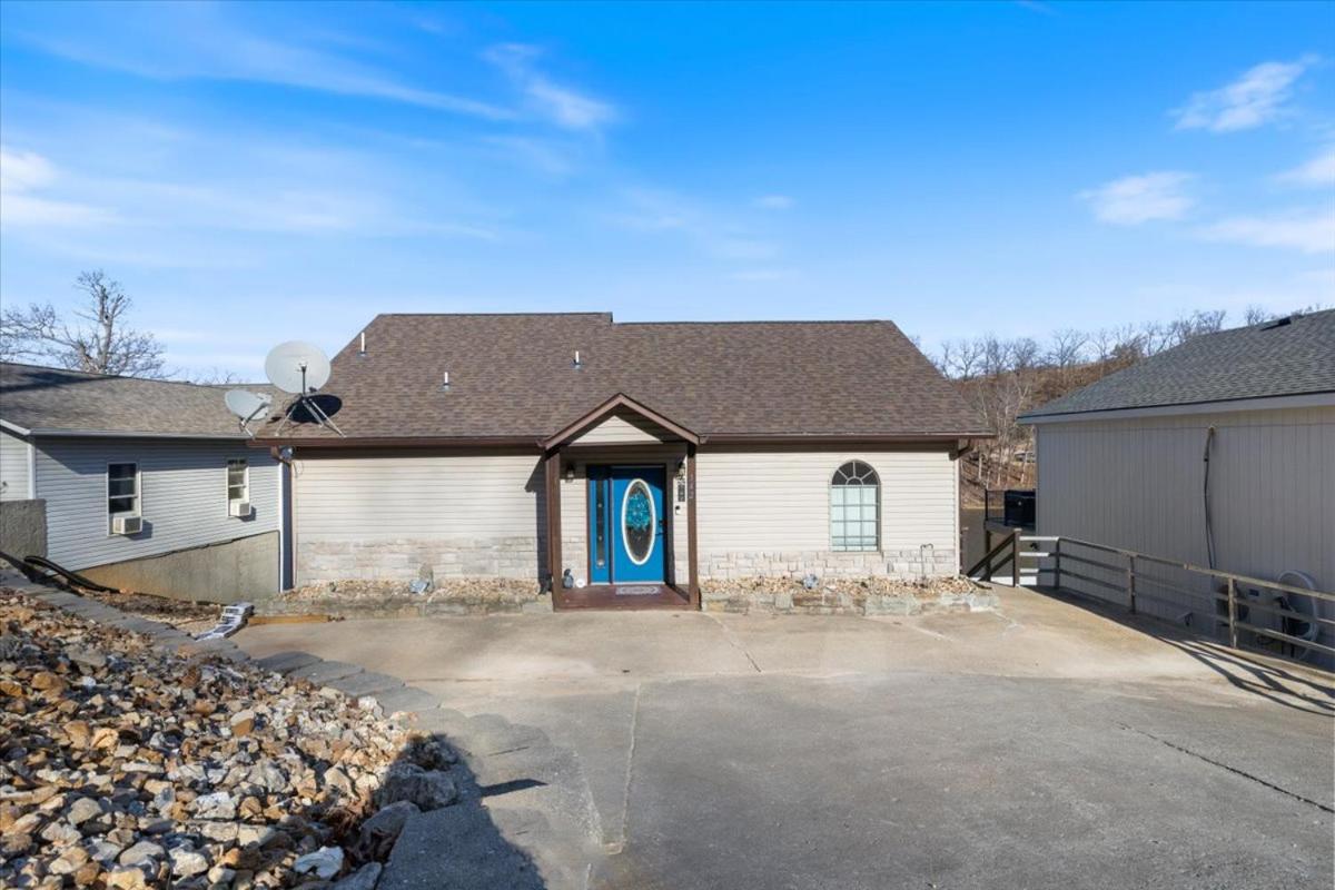 Lakefront Family Retreat w/ Views, Boat Slip