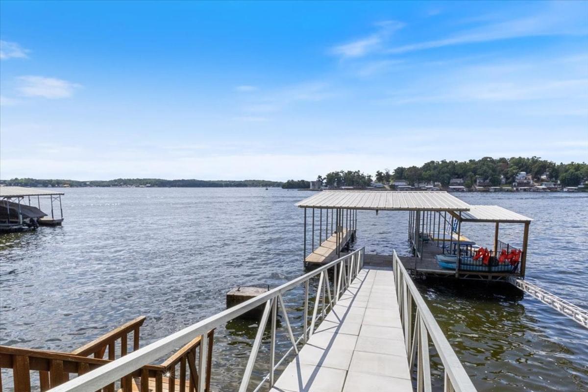 Firepit, Spacious Decks, Breathtaking Views