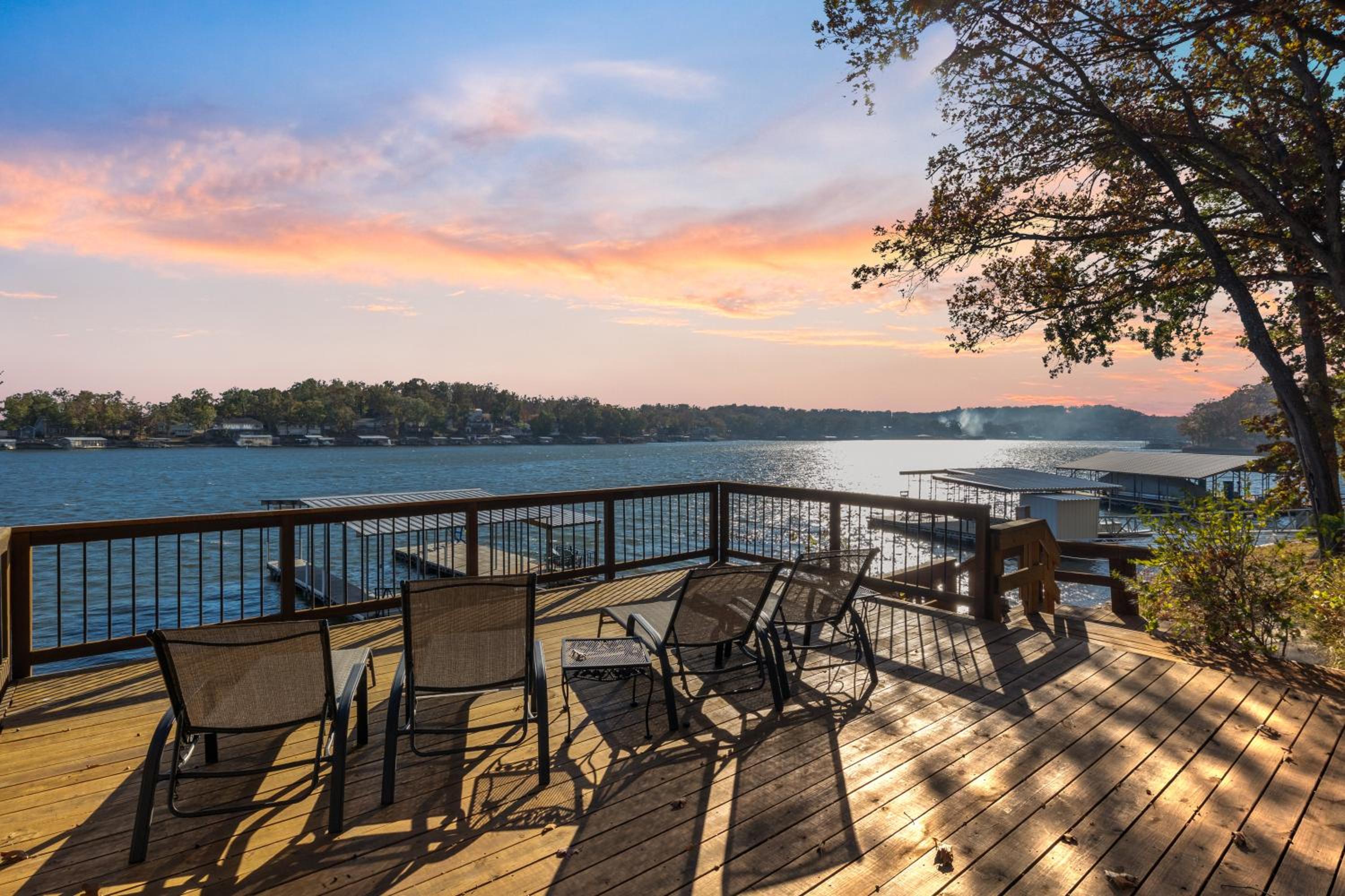 Firepit, Spacious Decks, Breathtaking Views
