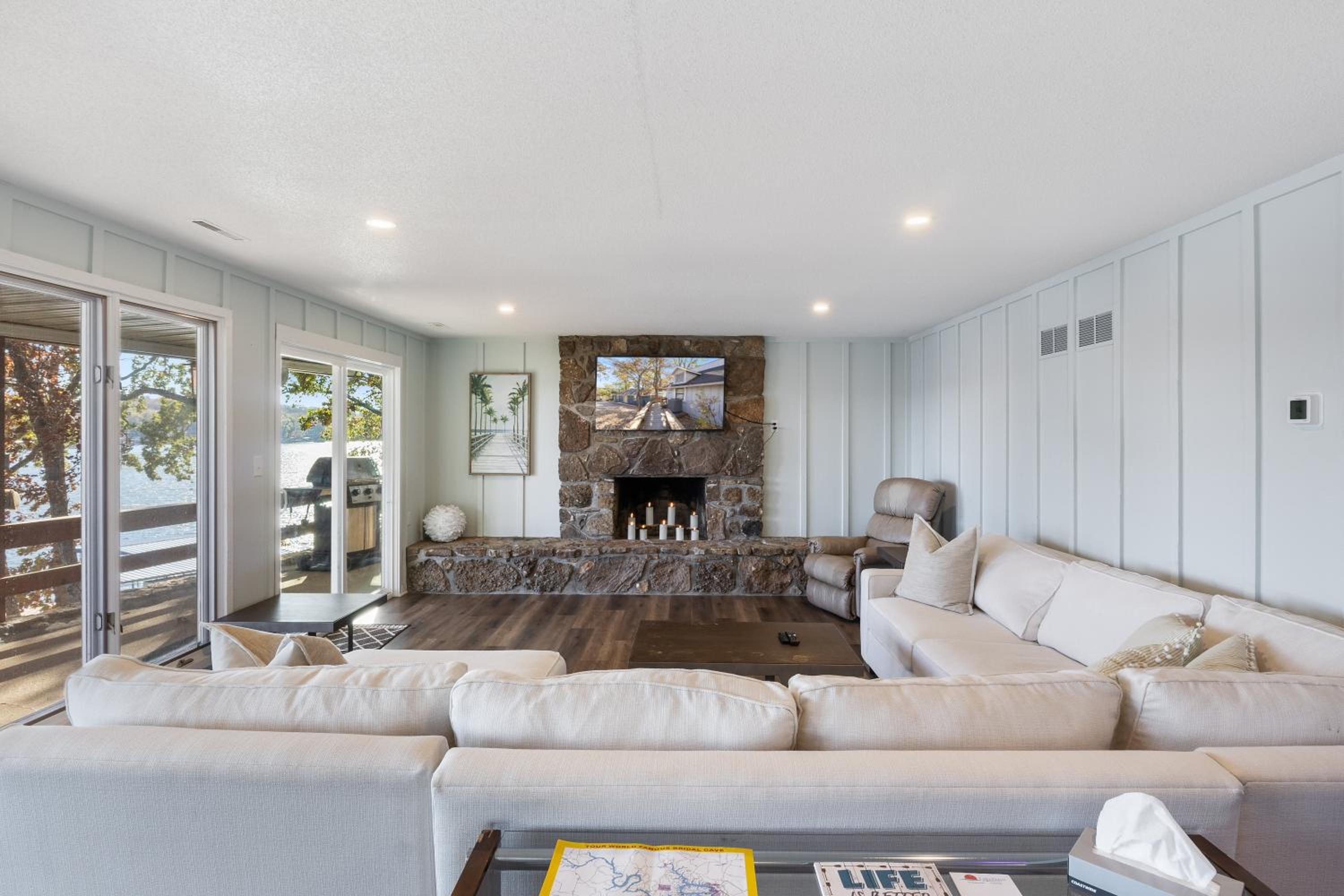 Firepit, Spacious Decks, Breathtaking Views