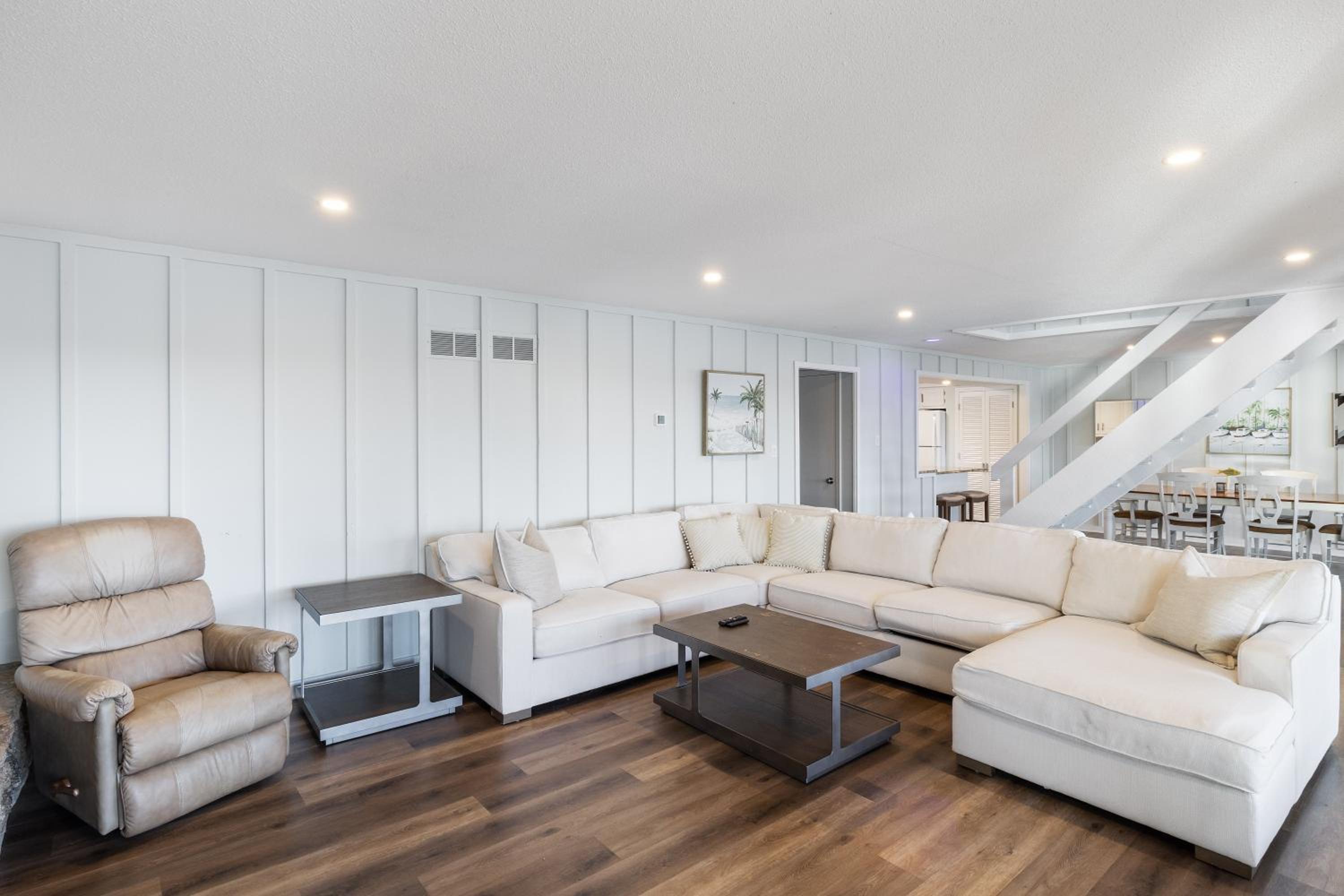 Firepit, Spacious Decks, Breathtaking Views
