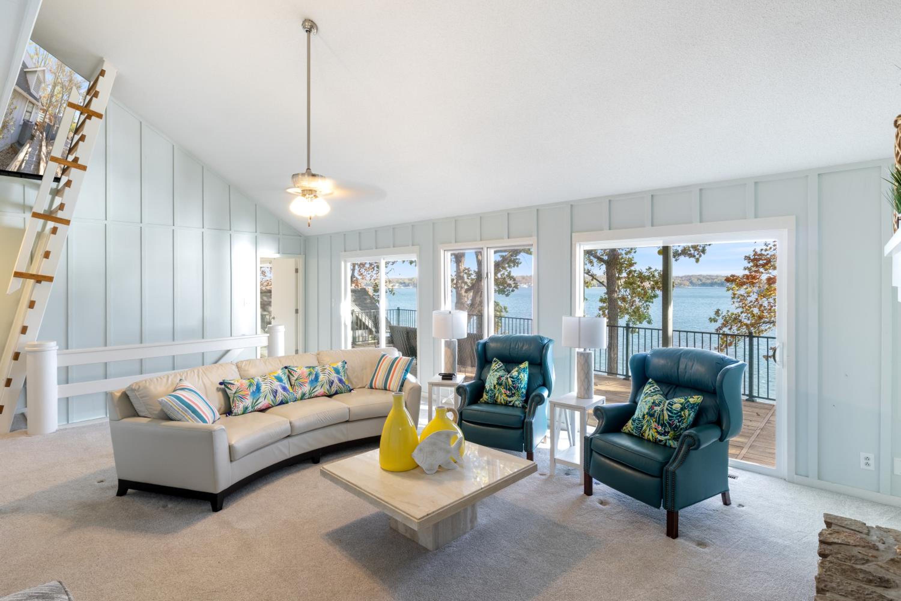 Firepit, Spacious Decks, Breathtaking Views