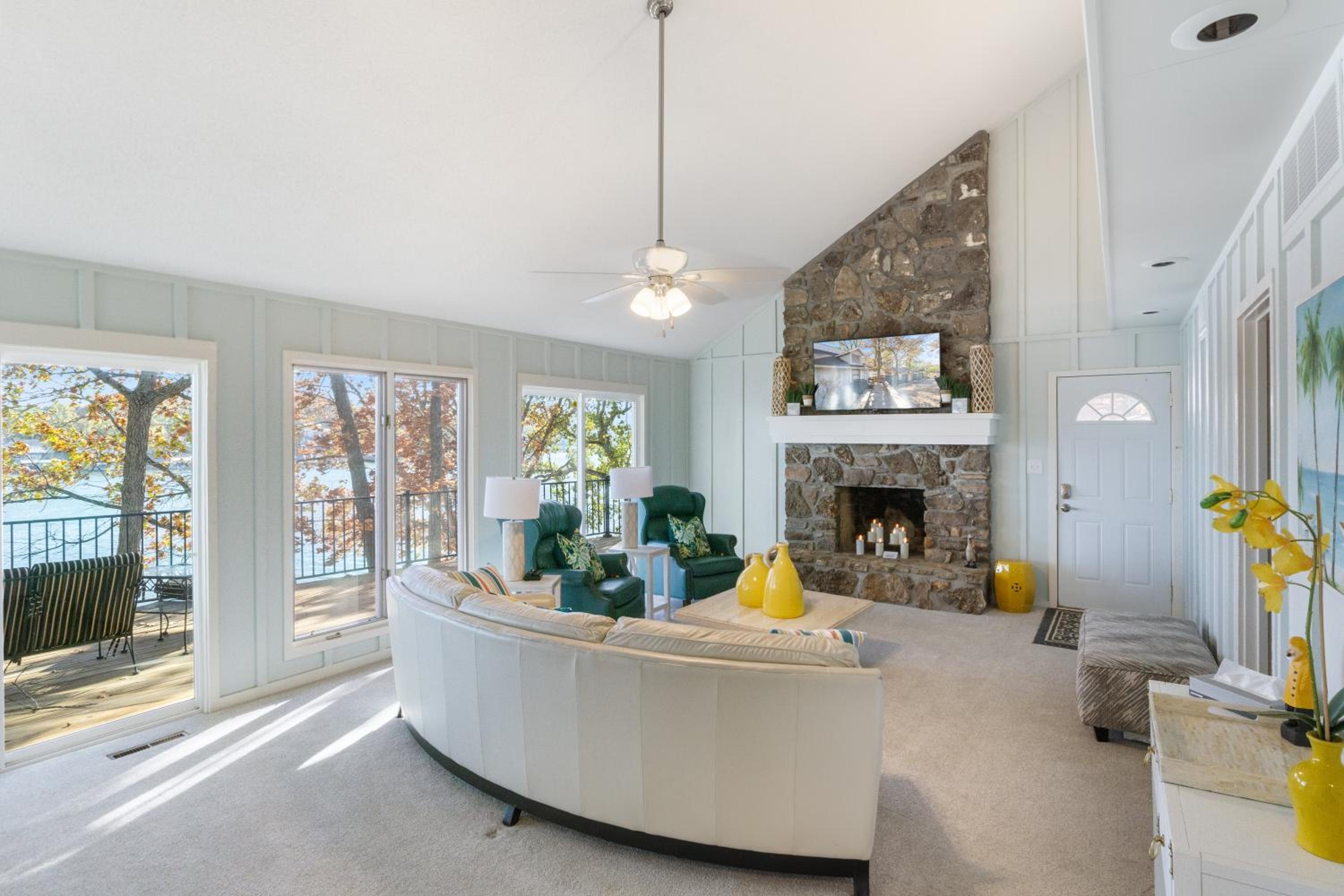 Firepit, Spacious Decks, Breathtaking Views