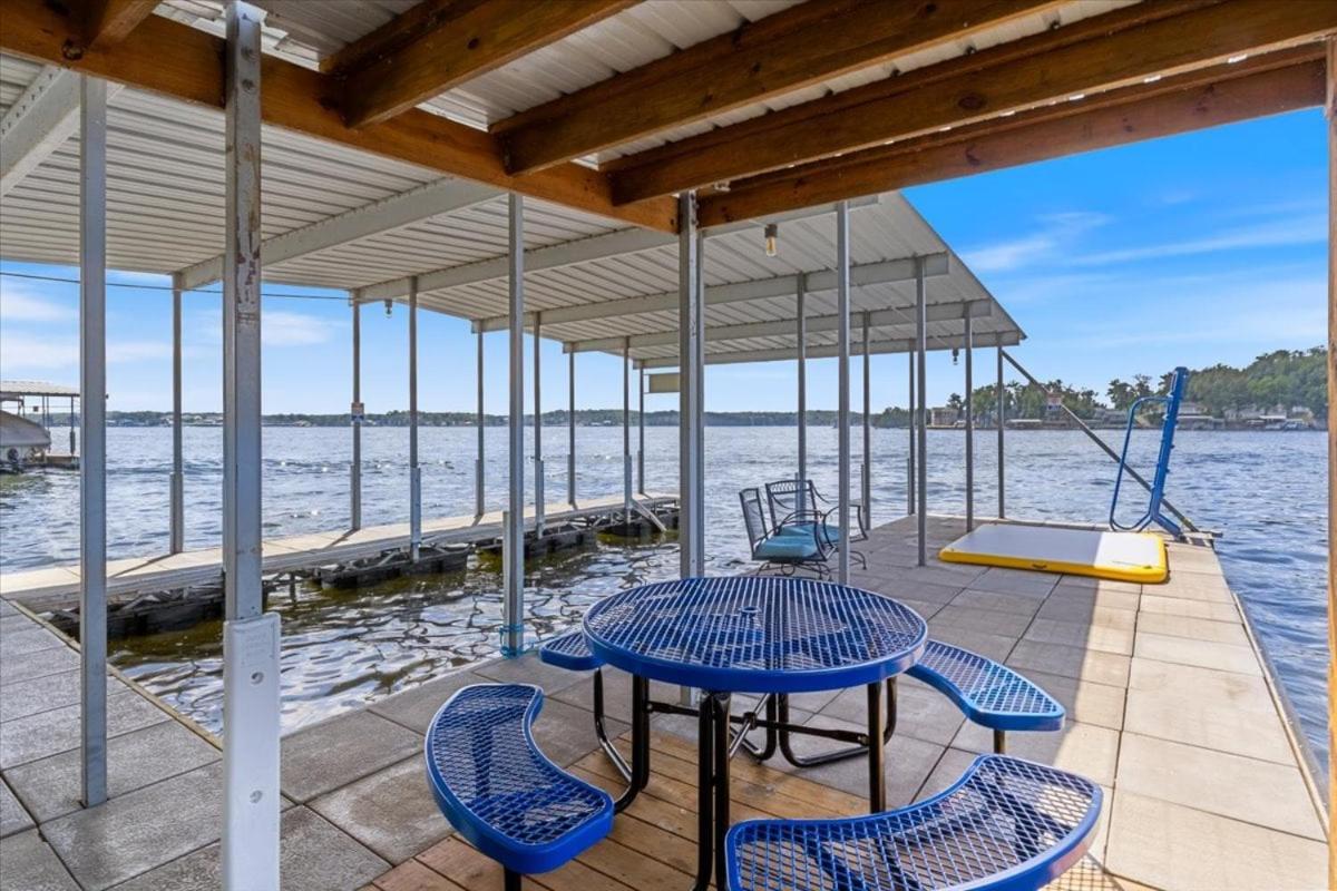 Firepit, Spacious Decks, Breathtaking Views