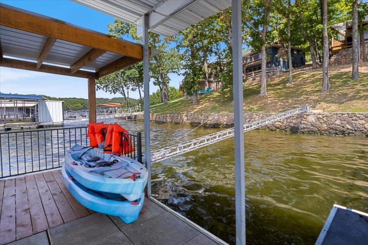 Firepit, Spacious Decks, Breathtaking Views