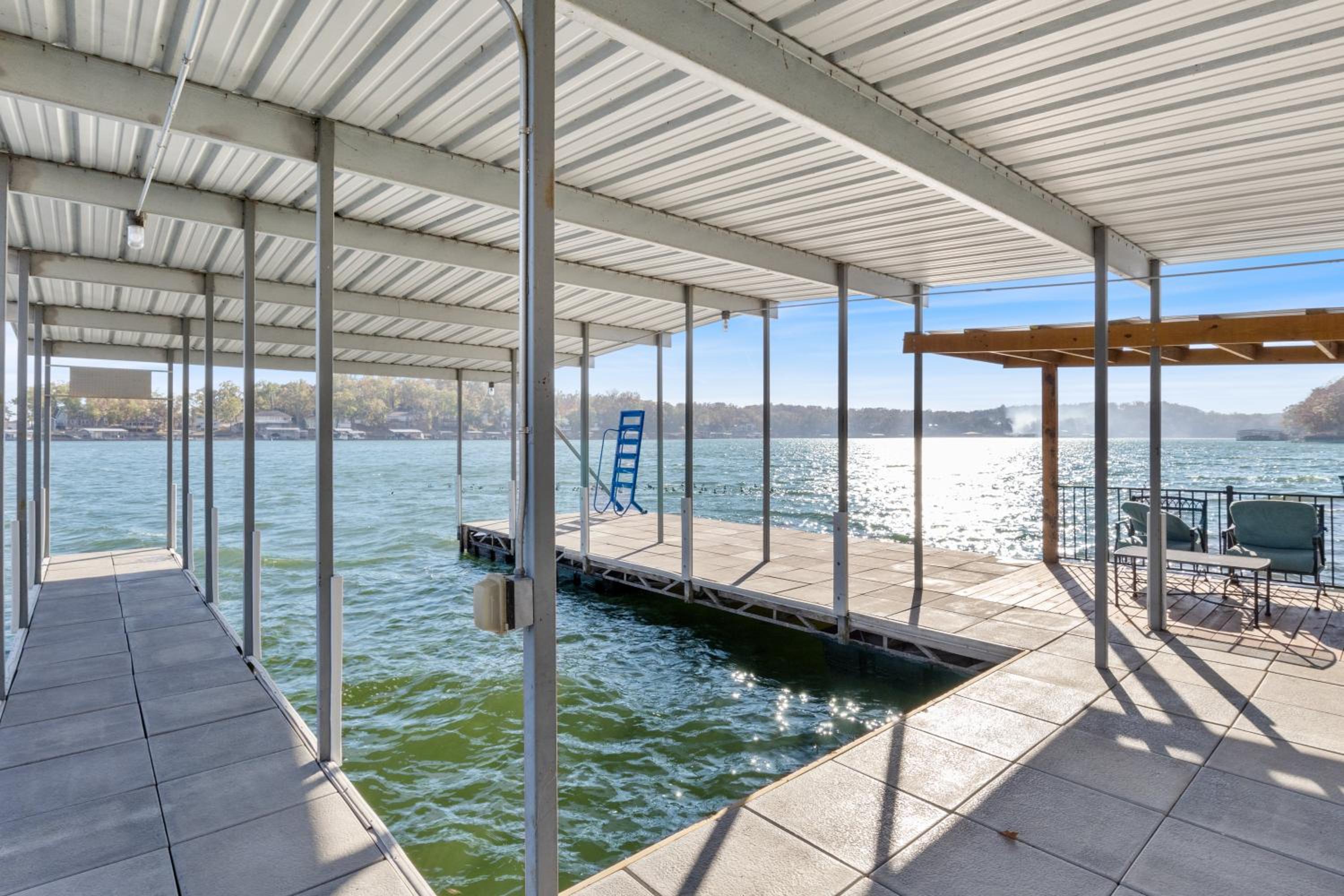 Firepit, Spacious Decks, Breathtaking Views