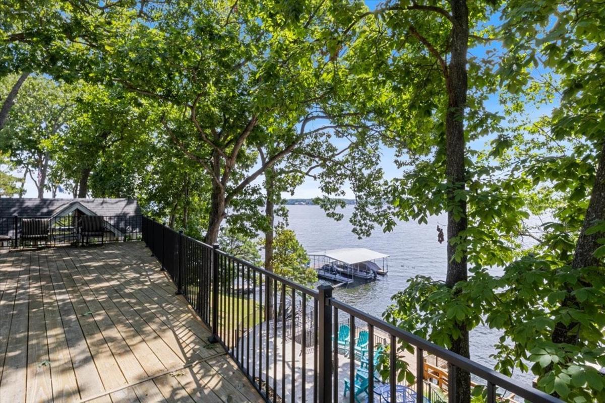 Firepit, Spacious Decks, Breathtaking Views