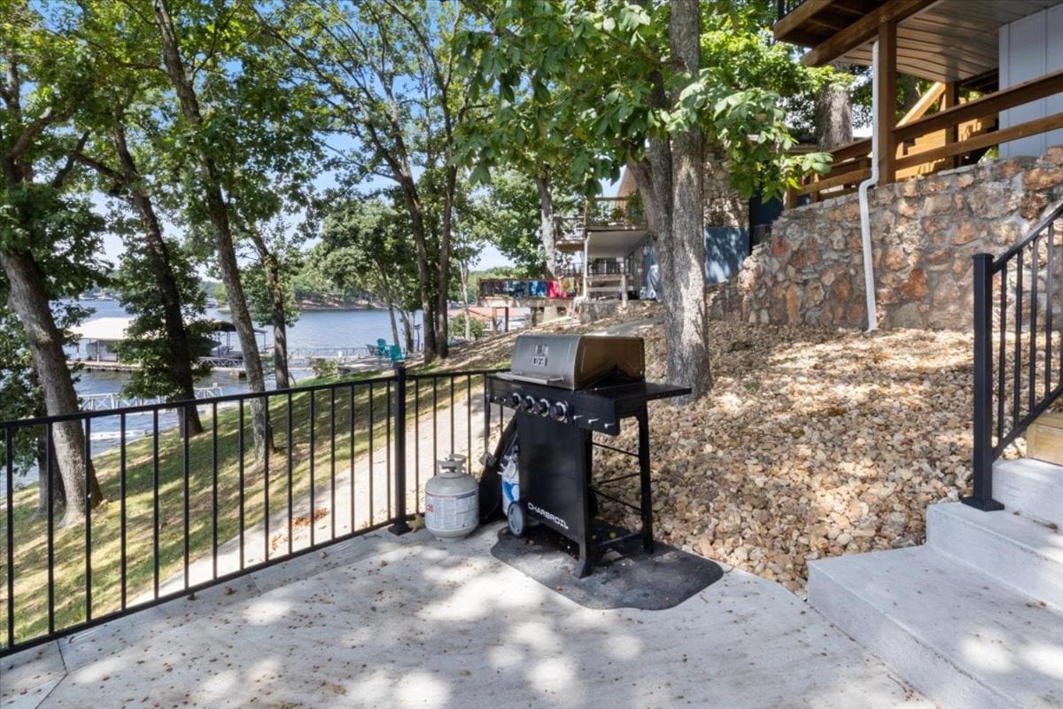 Firepit, Spacious Decks, Breathtaking Views