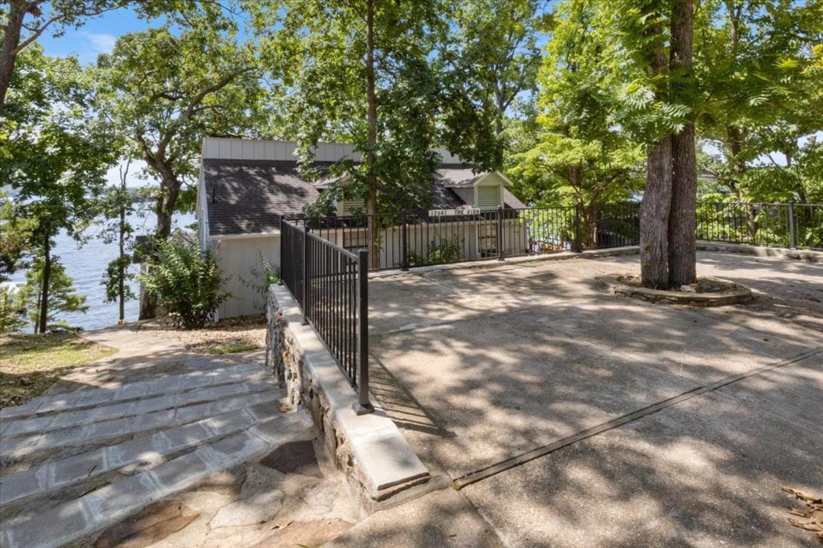 Firepit, Spacious Decks, Breathtaking Views