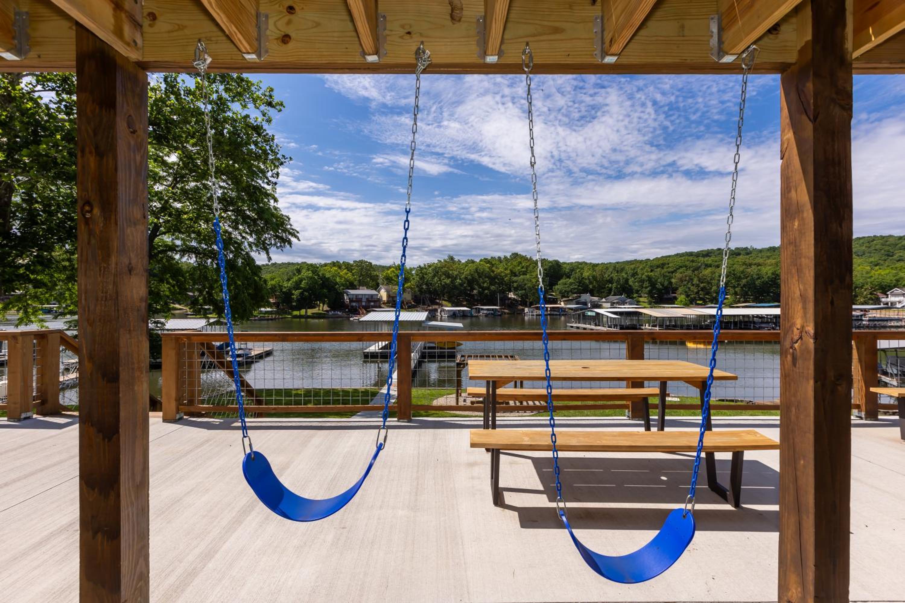 Great Location & Lake Views, Boat Slip