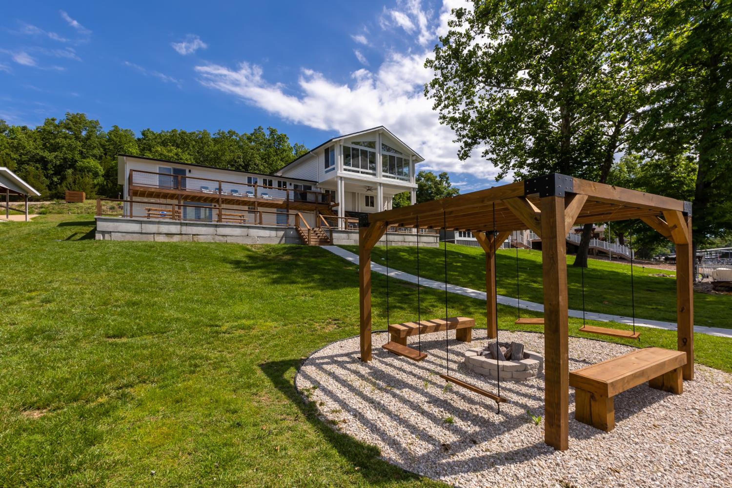 Great Location & Lake Views, Boat Slip