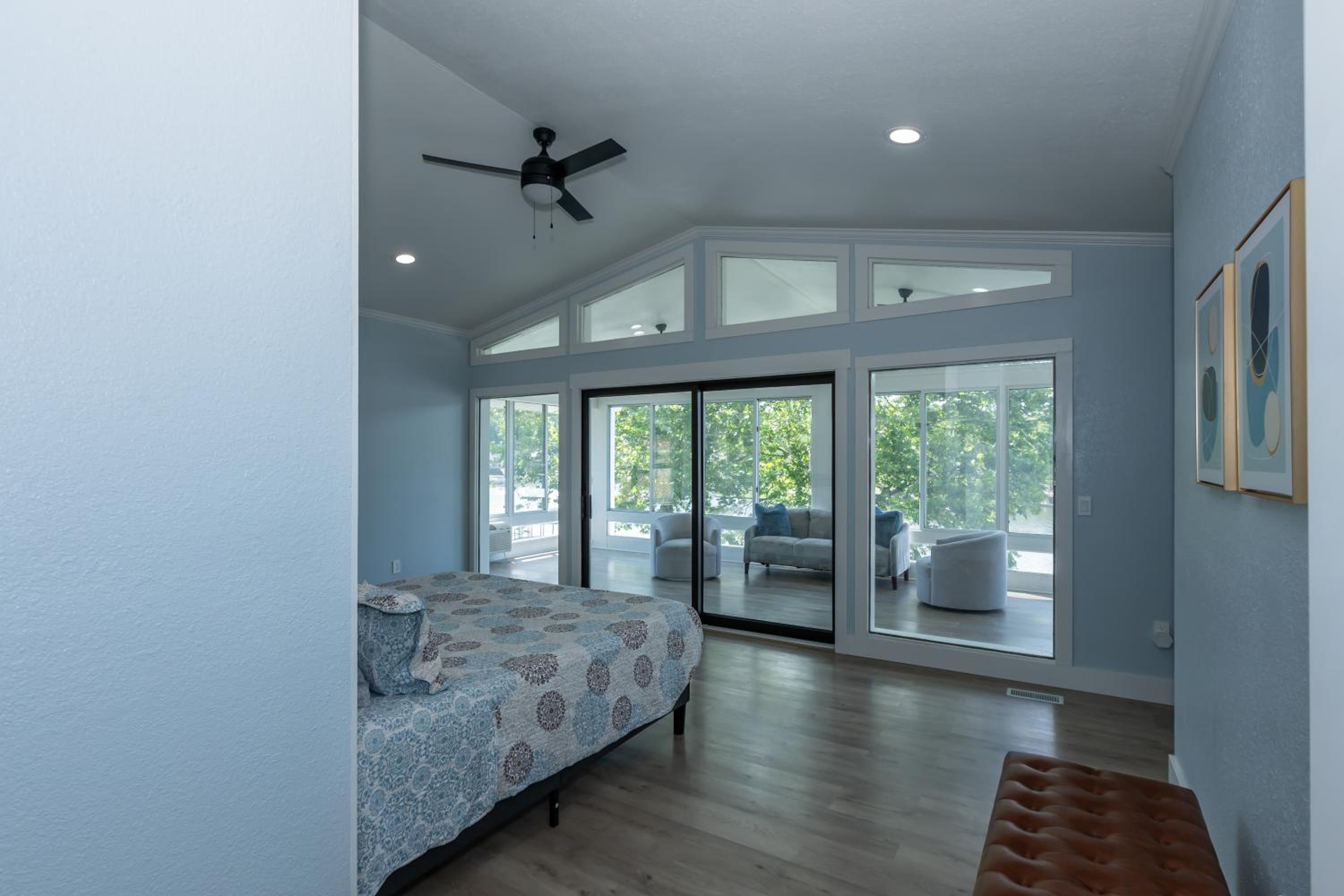 Great Location & Lake Views, Boat Slip