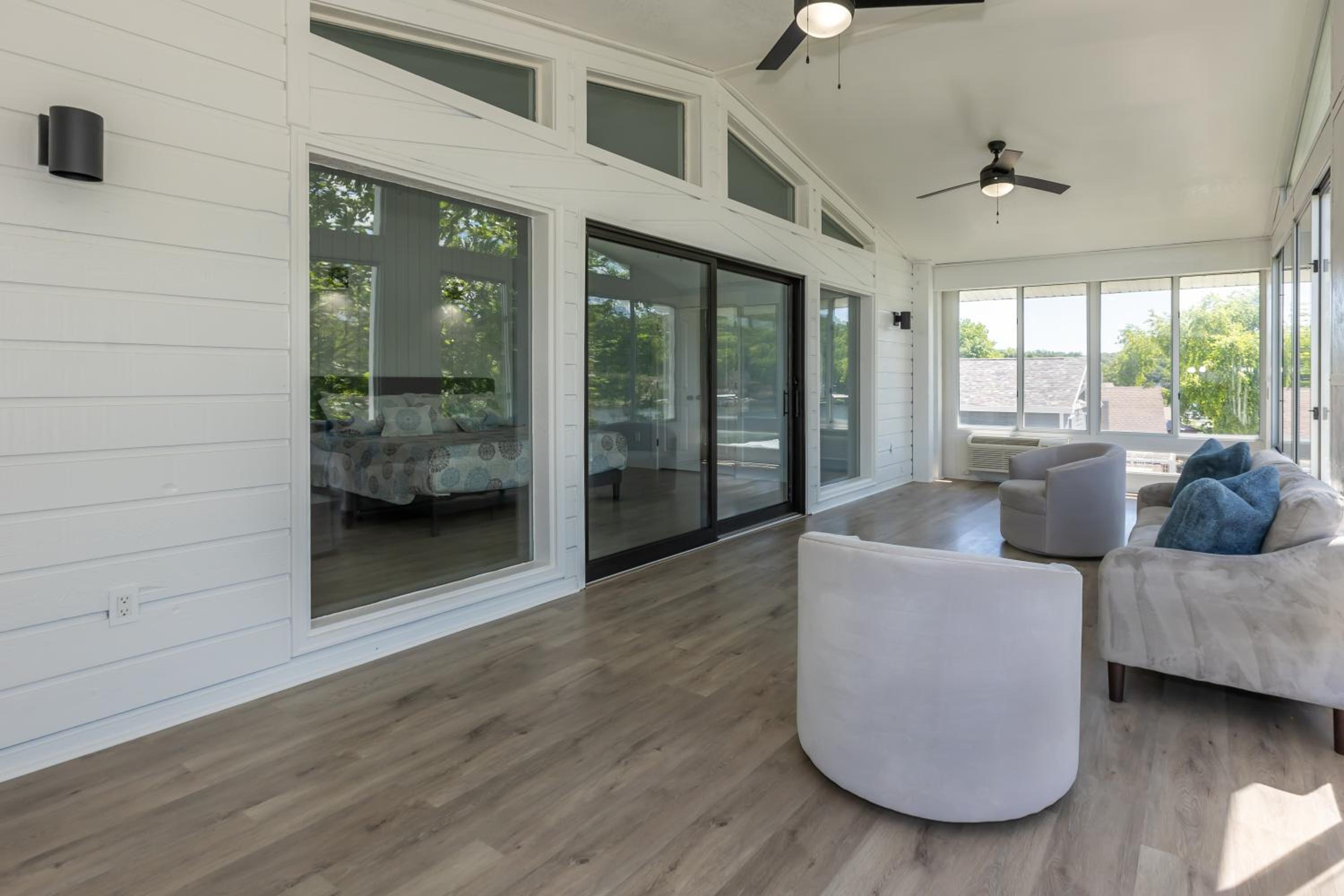 Great Location & Lake Views, Boat Slip
