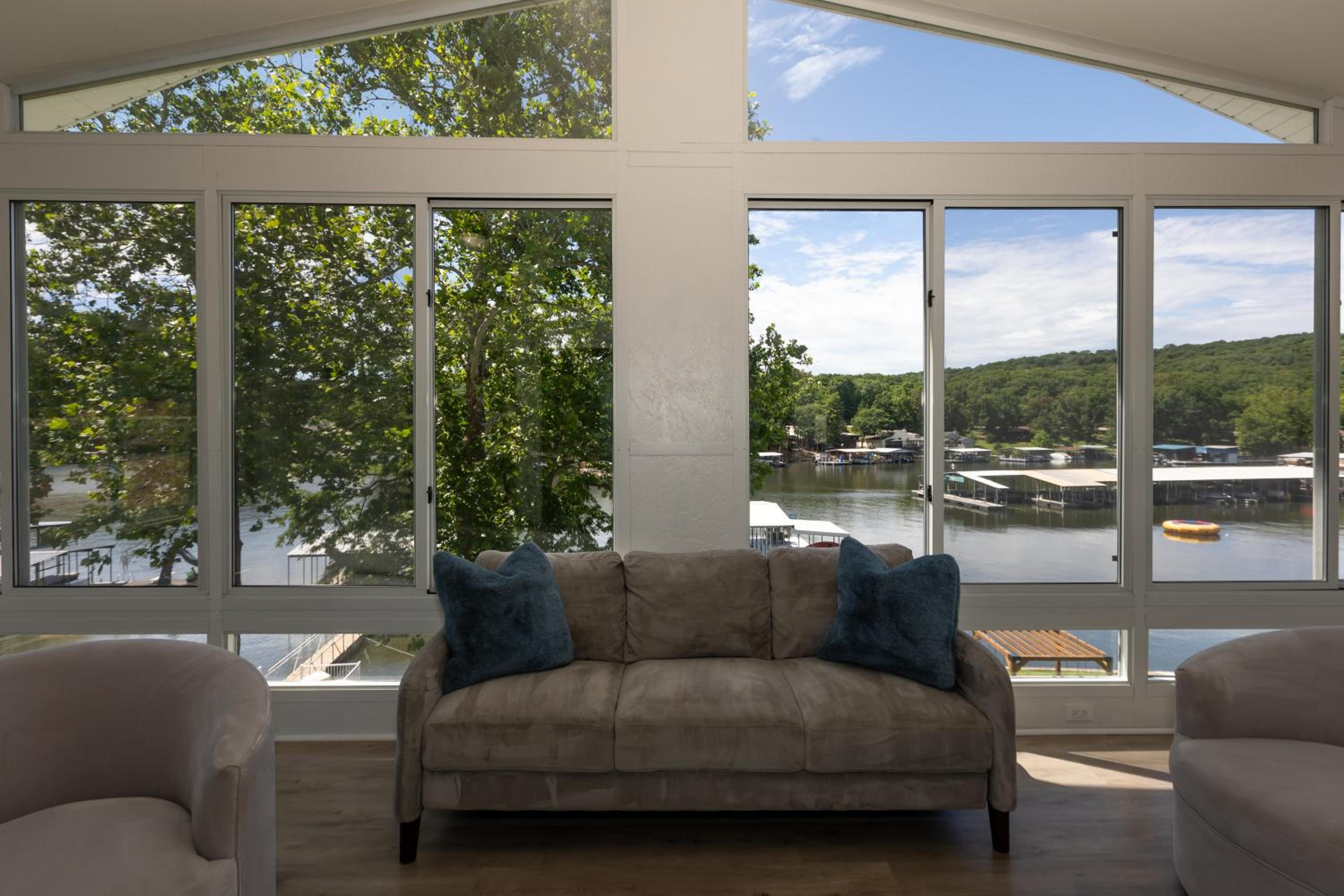 Great Location & Lake Views, Boat Slip
