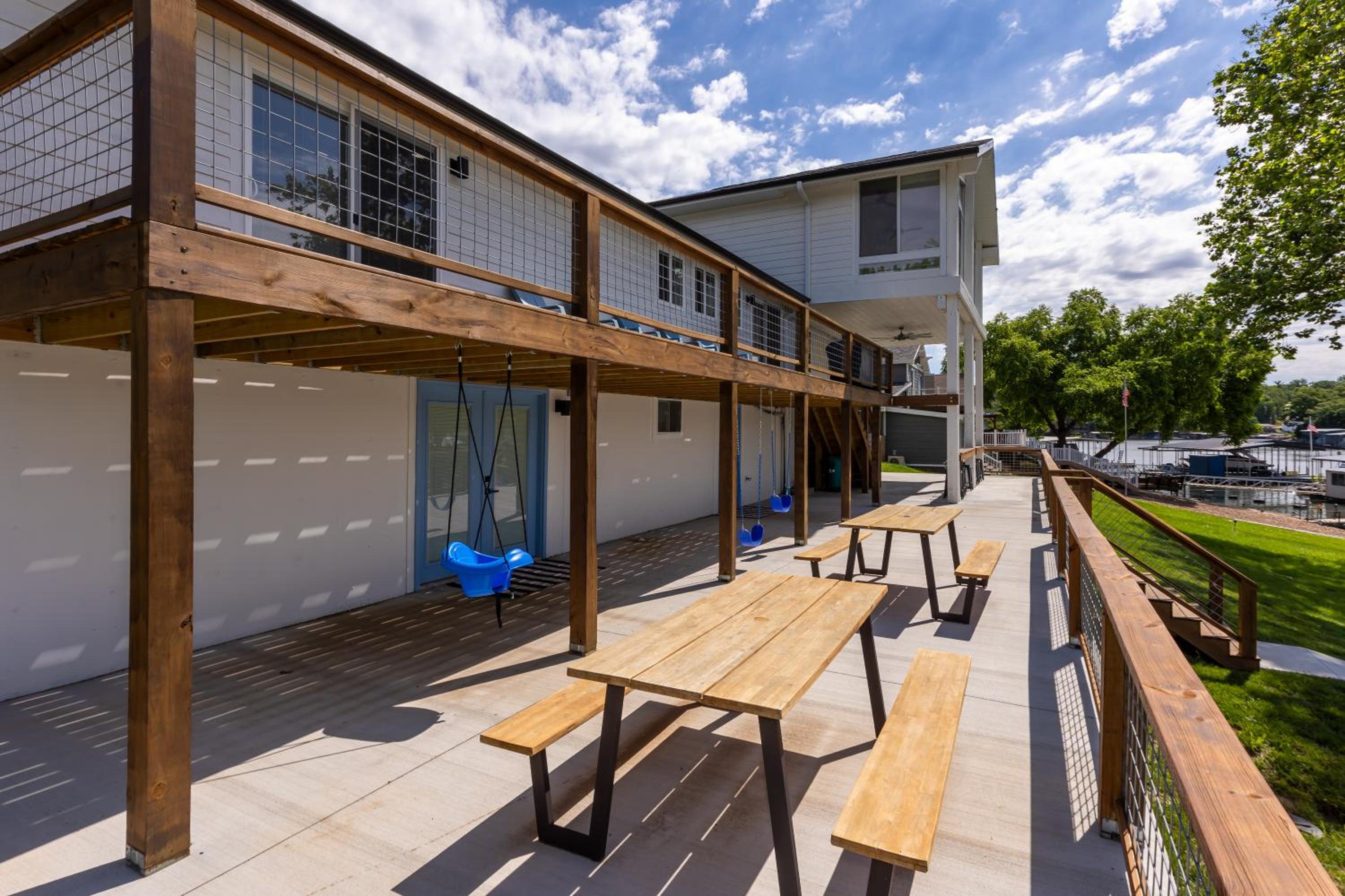 Great Location & Lake Views, Boat Slip