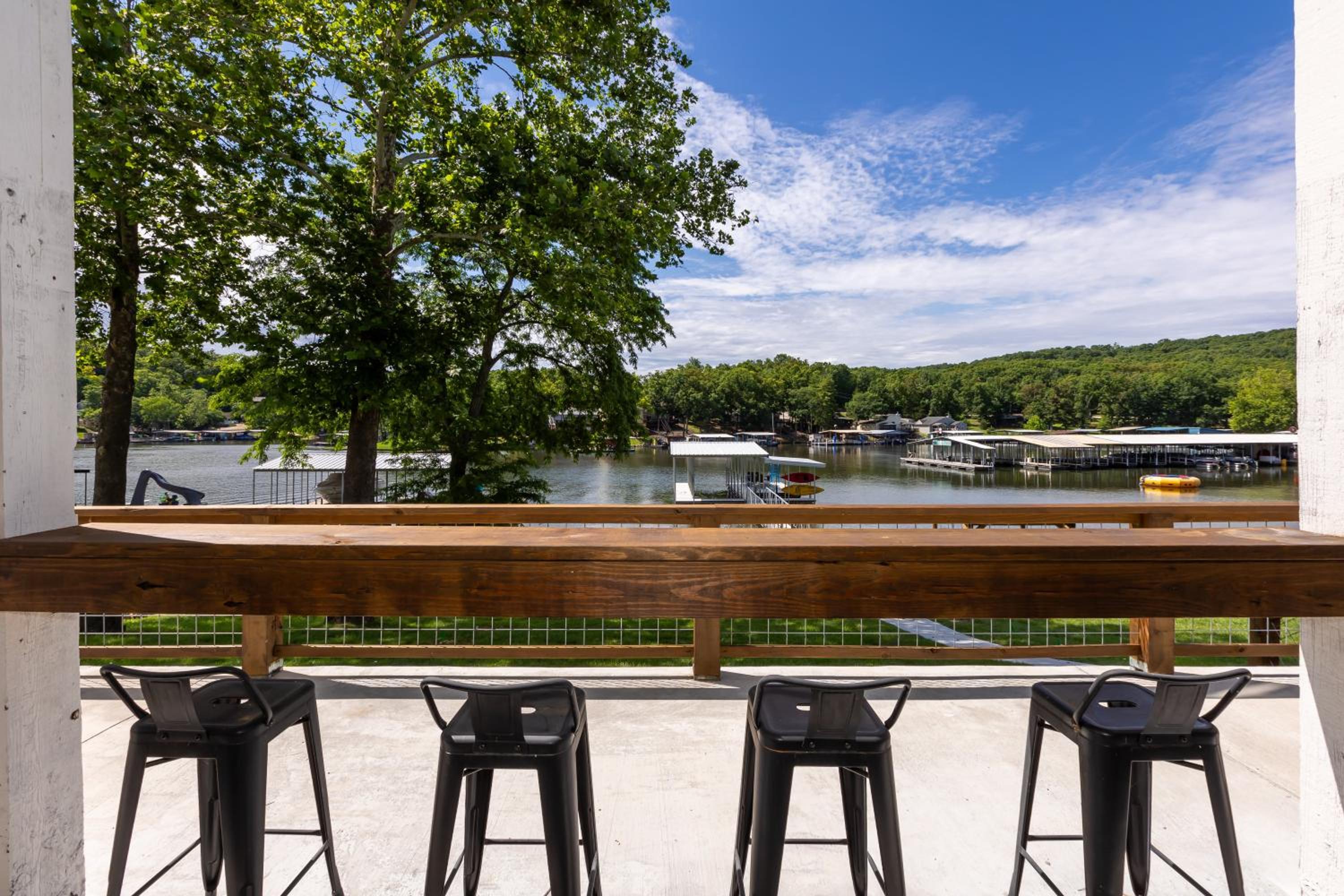 Great Location & Lake Views, Boat Slip