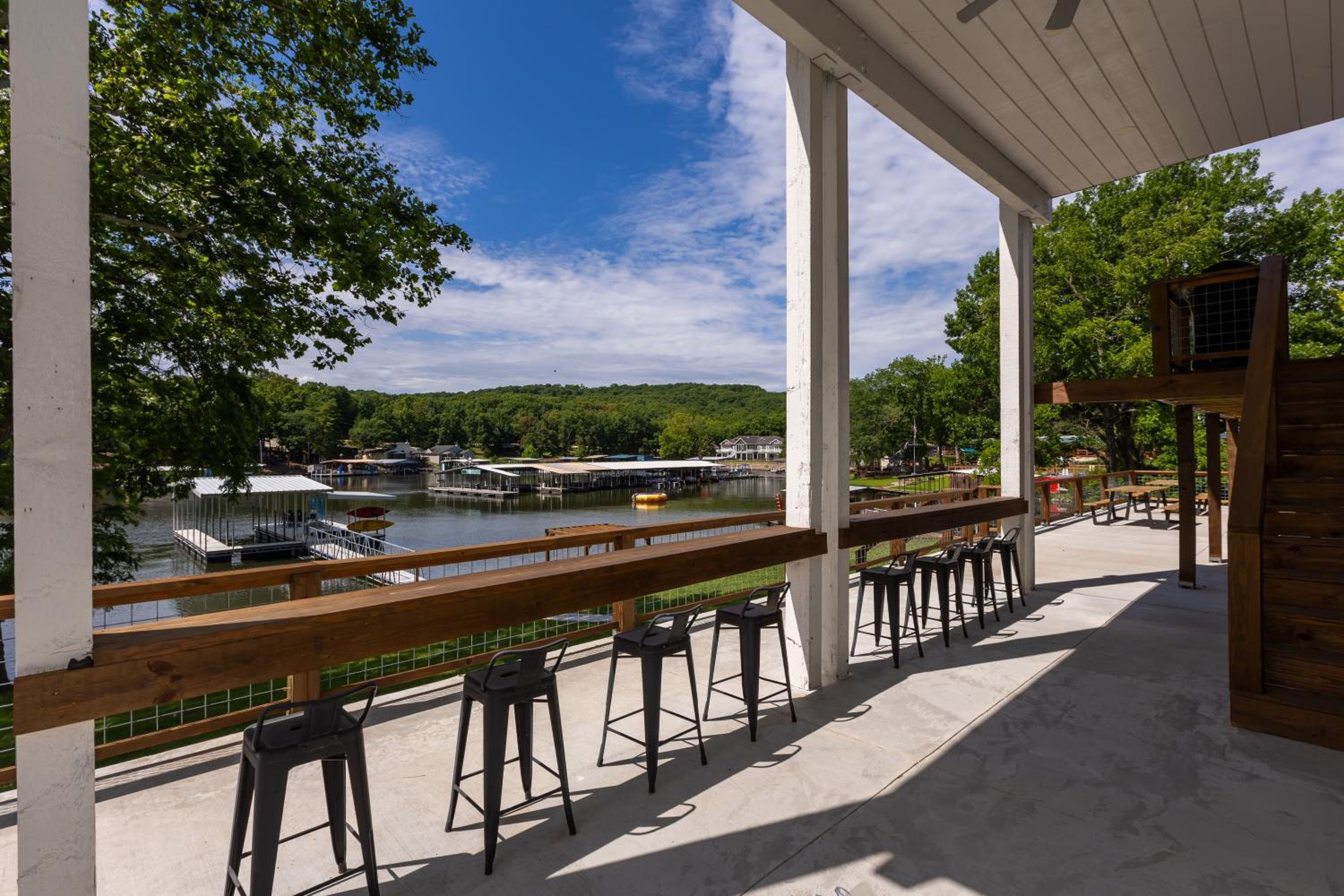 Great Location & Lake Views, Boat Slip